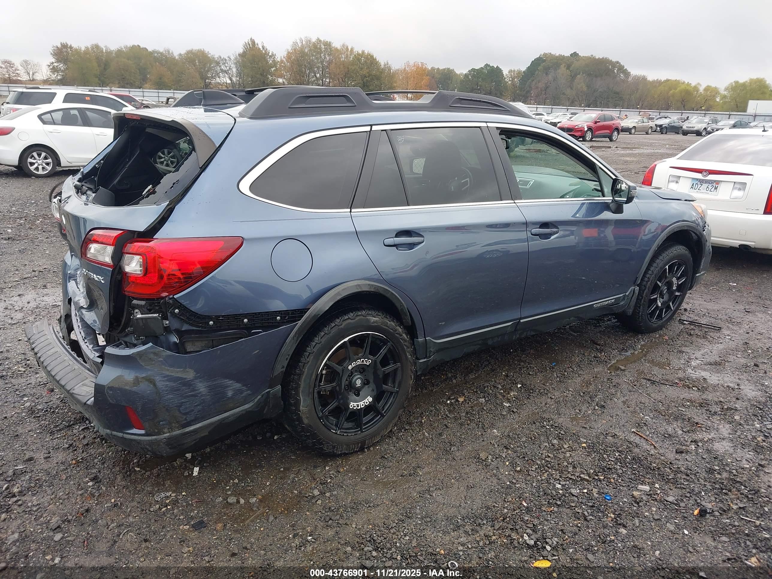 SUBARU OUTBACK image 4