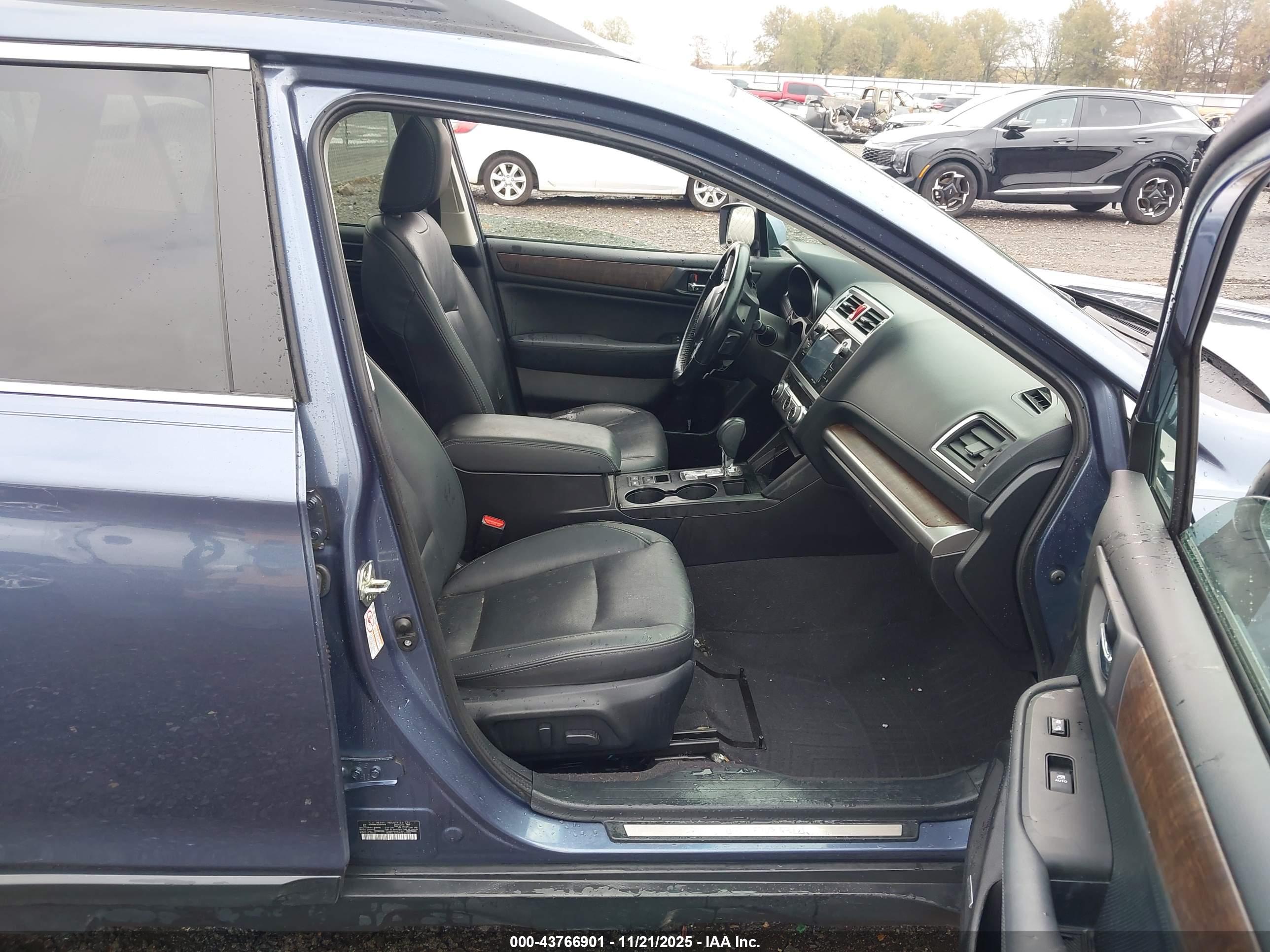 SUBARU OUTBACK image 5