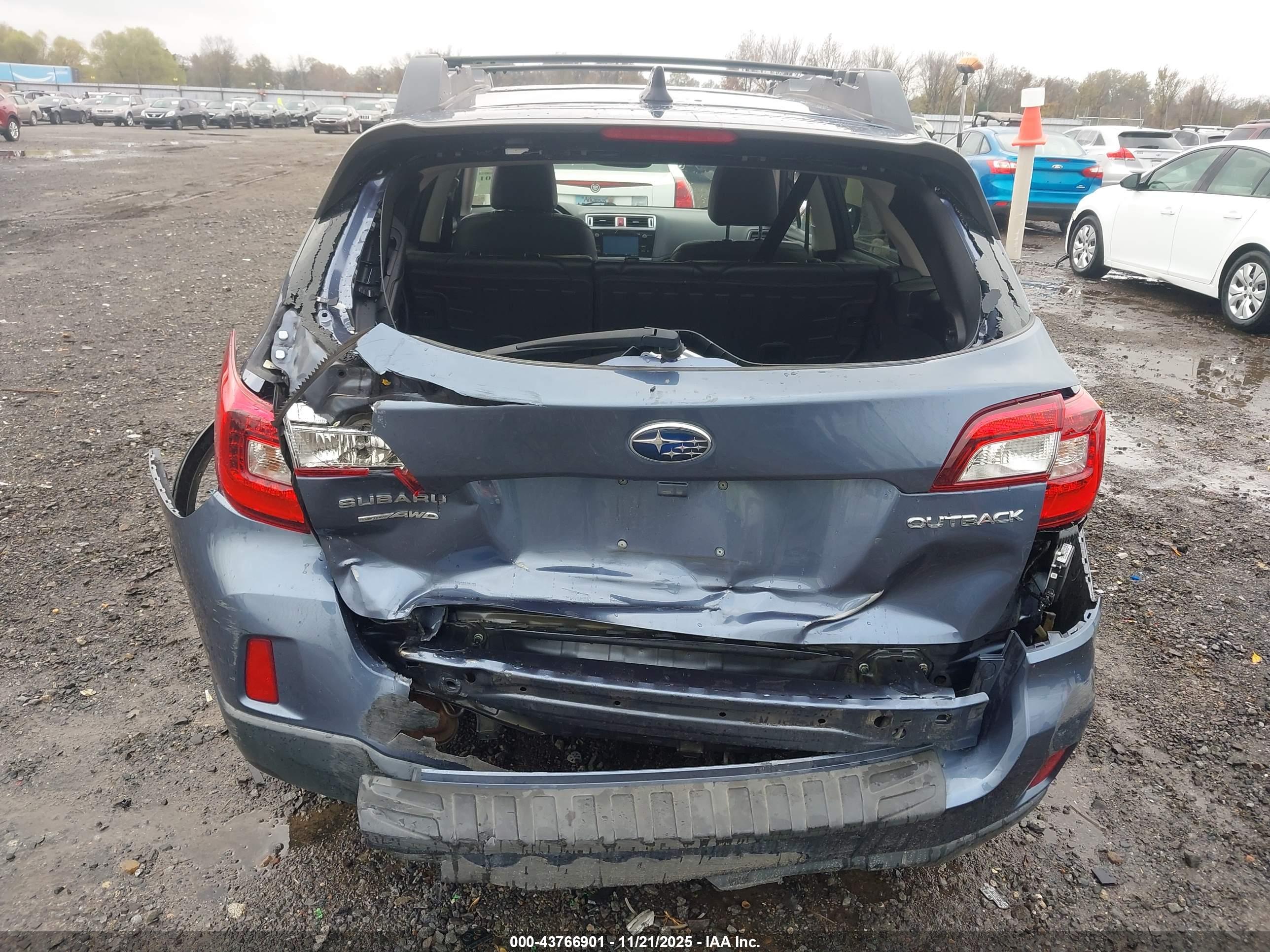 SUBARU OUTBACK image 6
