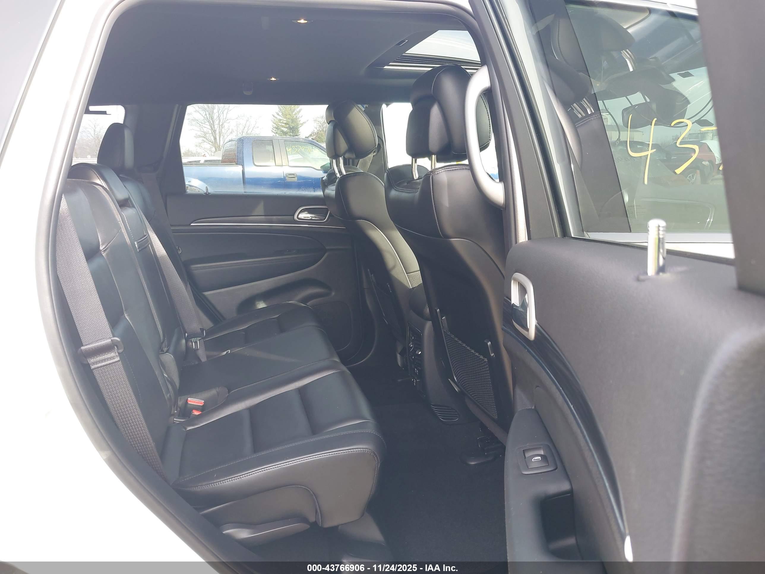 JEEP GRAND image 8