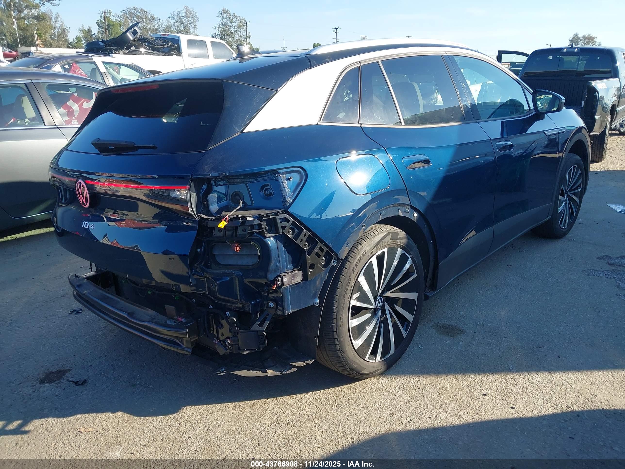 VOLKSWAGEN ID.4 image 4