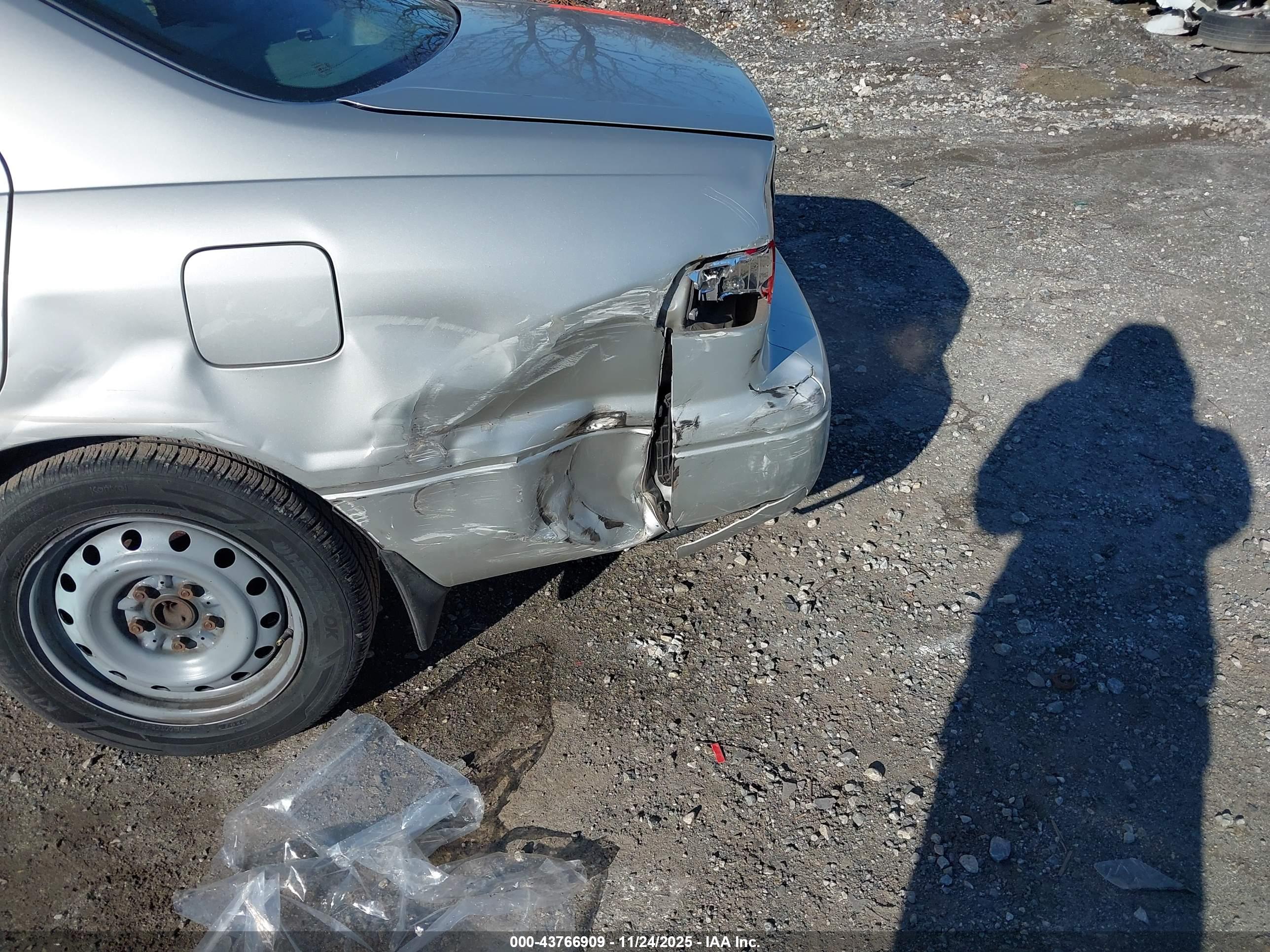 TOYOTA CAMRY image 6