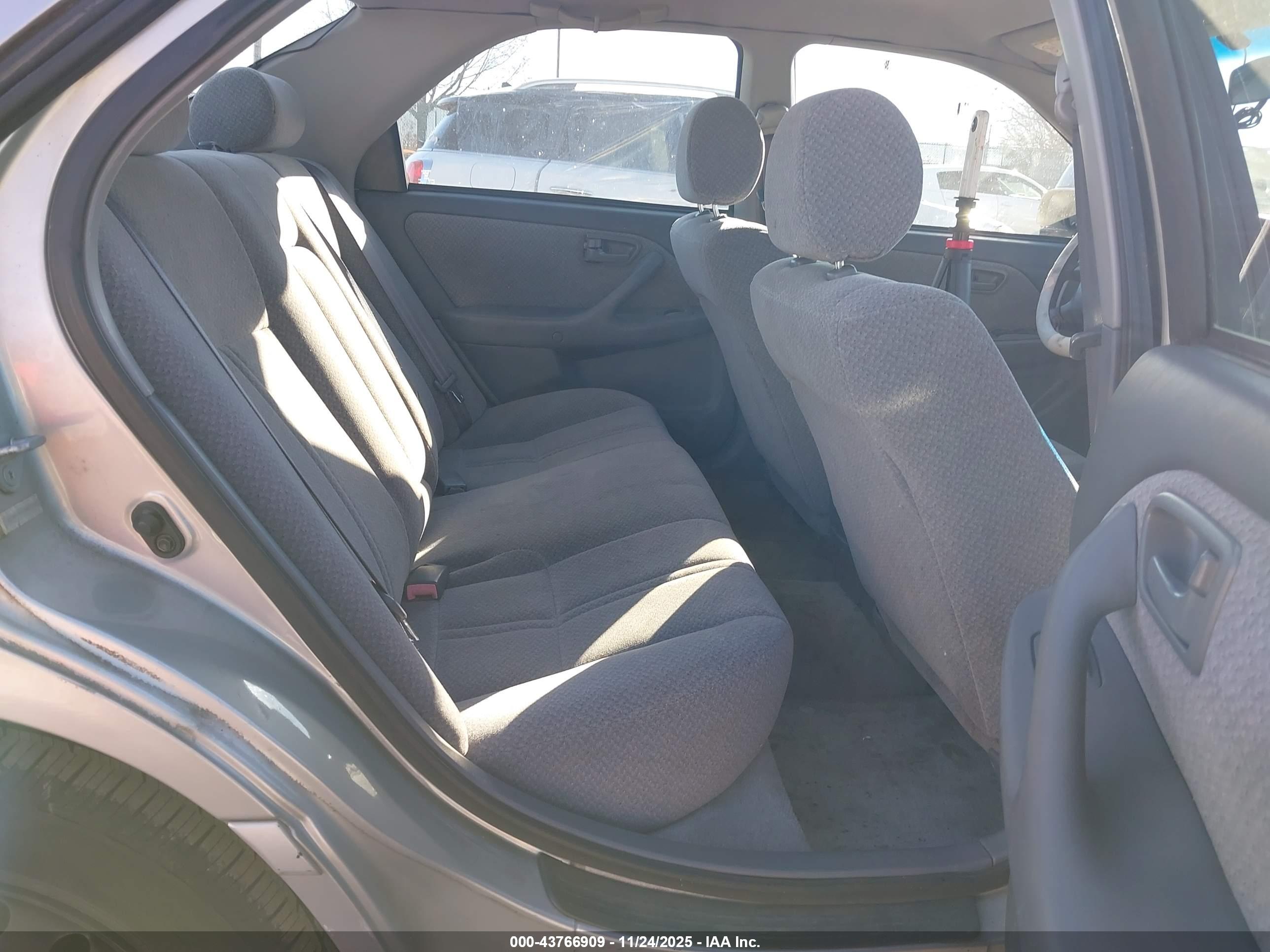 TOYOTA CAMRY image 8