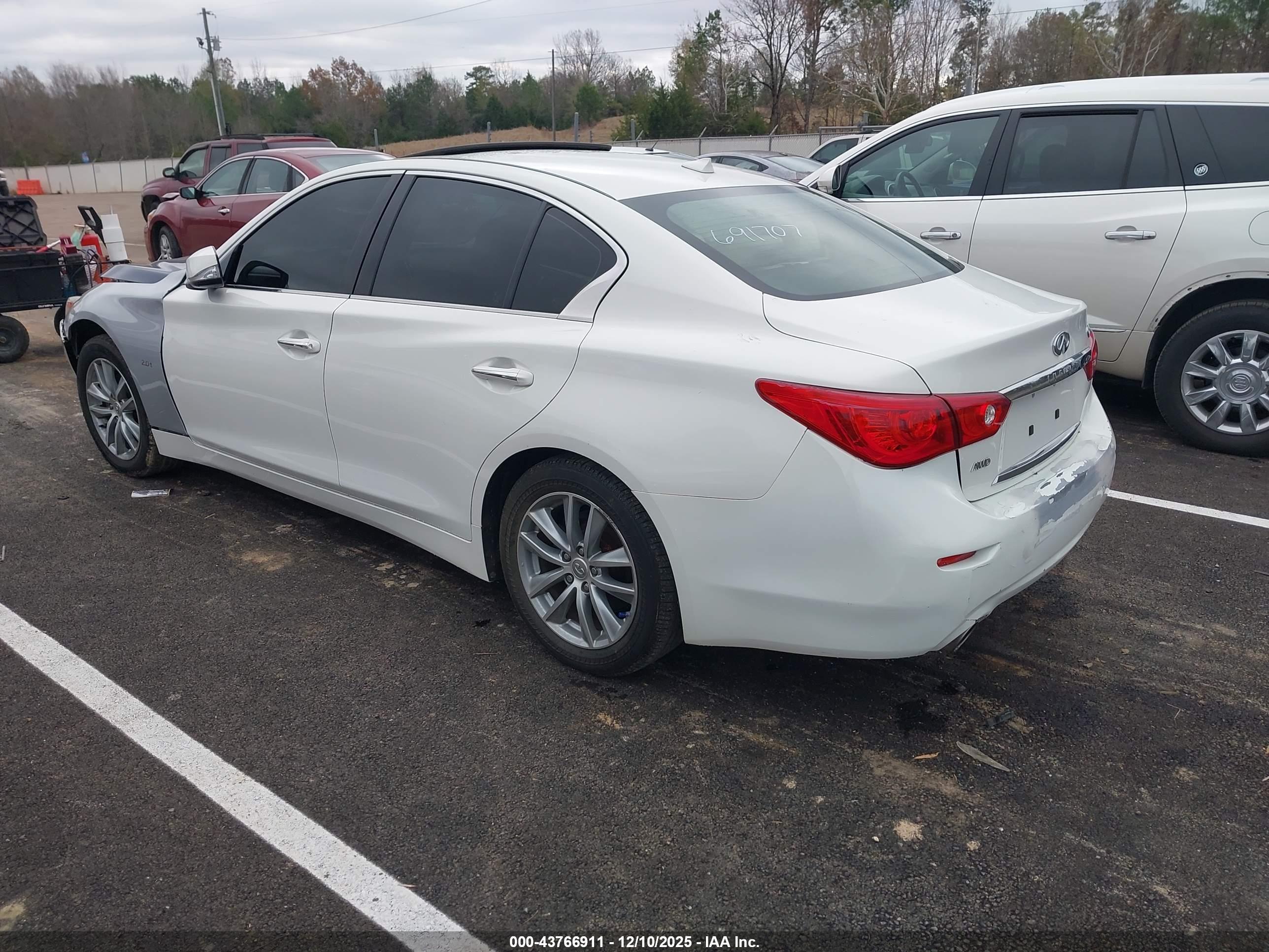 INFINITI Q50 image 3