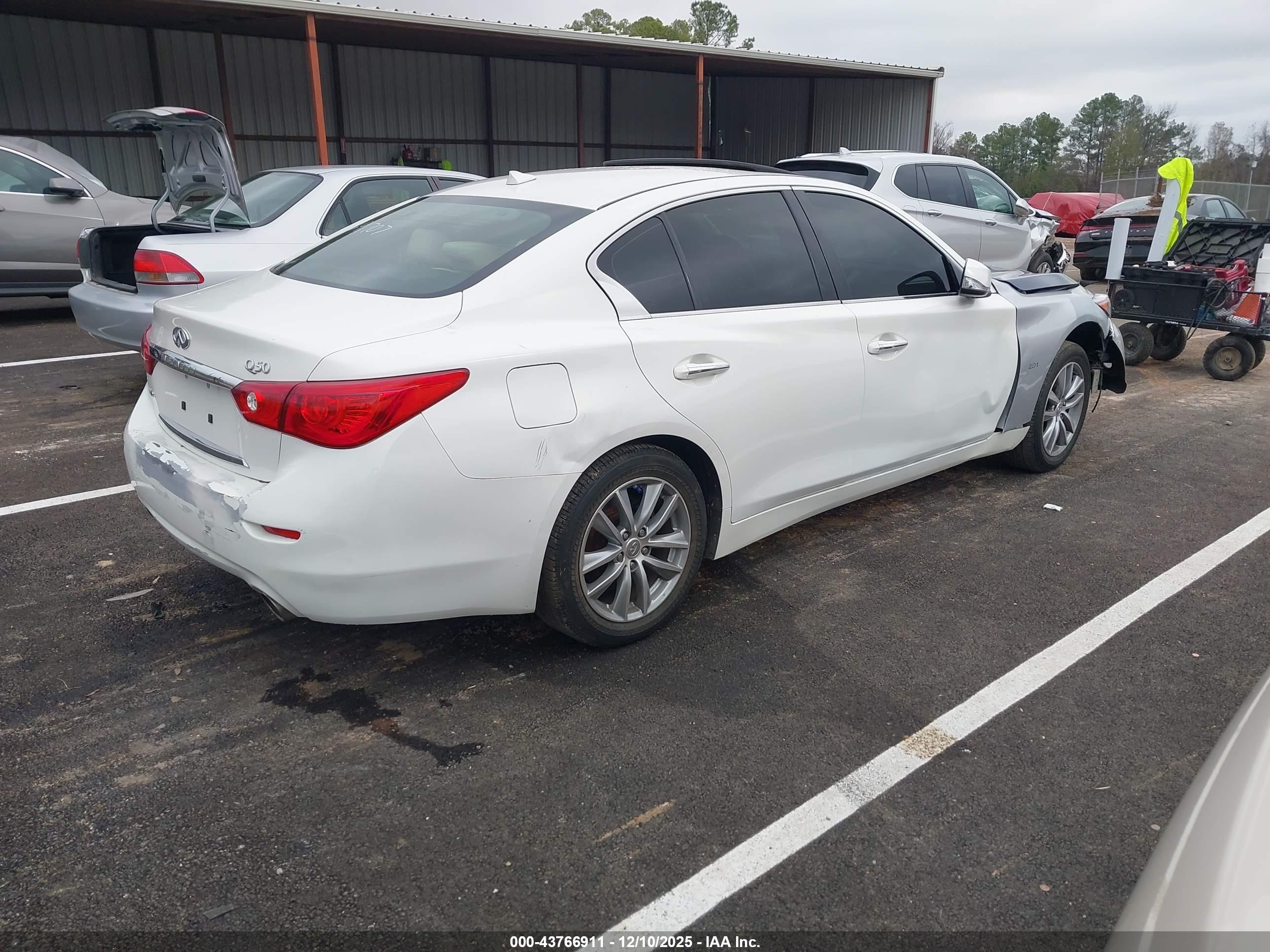 INFINITI Q50 image 4