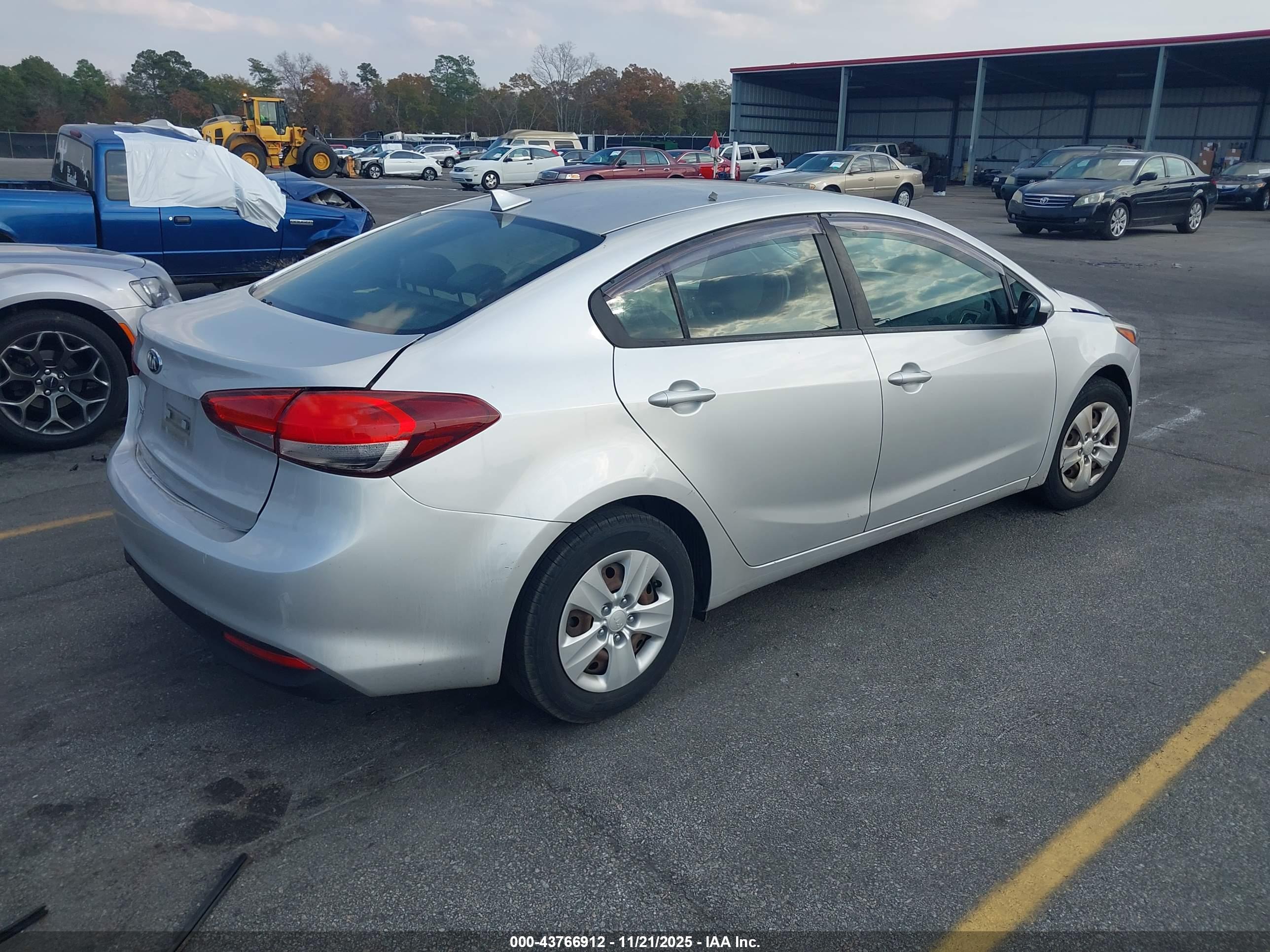 KIA FORTE image 4