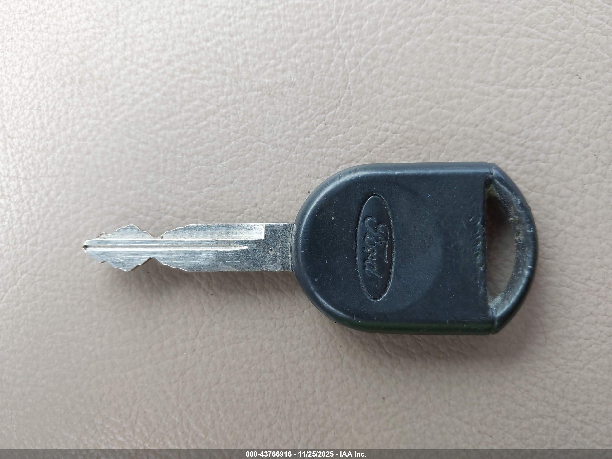 FORD EXPEDITION image 11