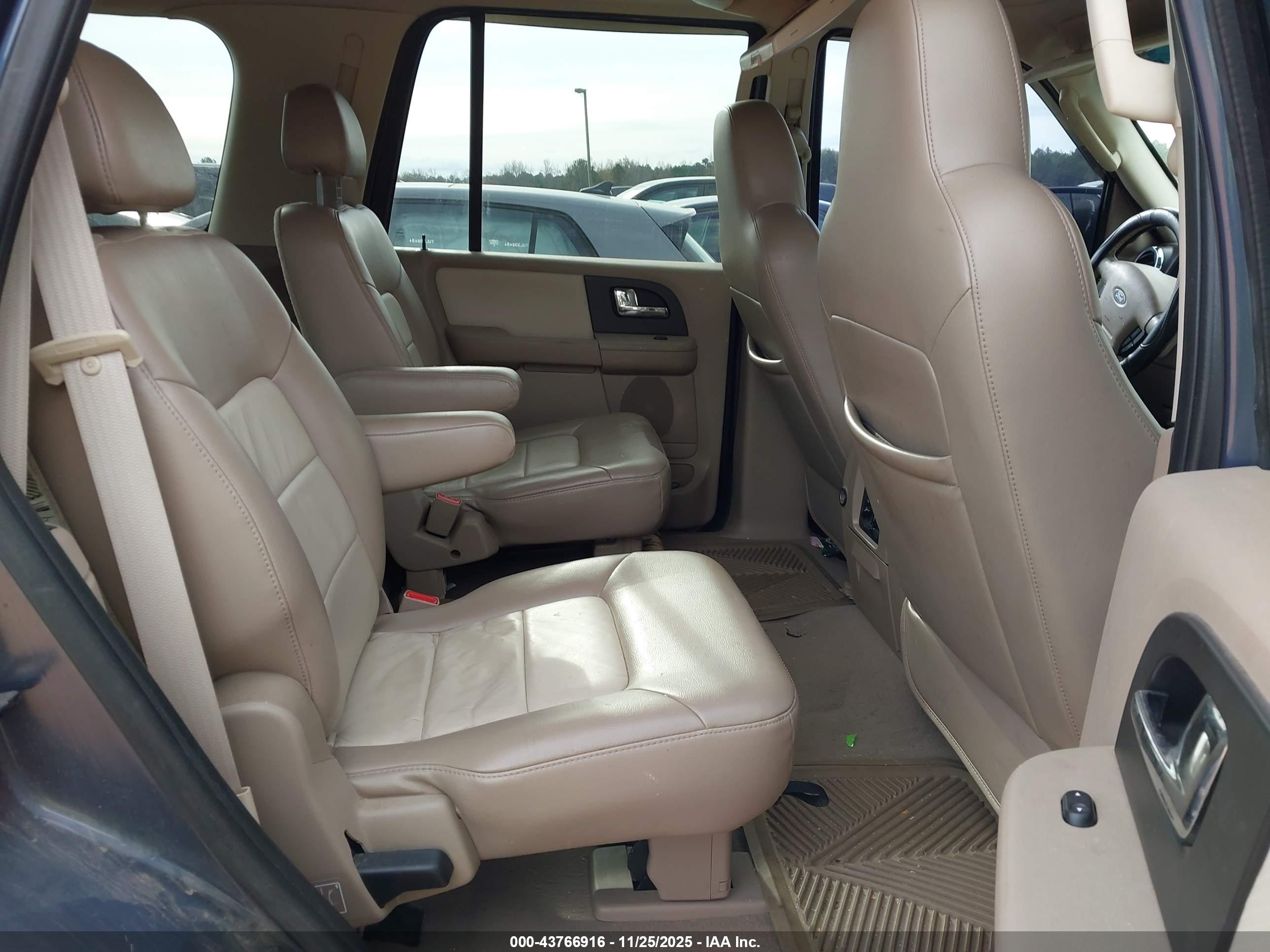 FORD EXPEDITION image 8