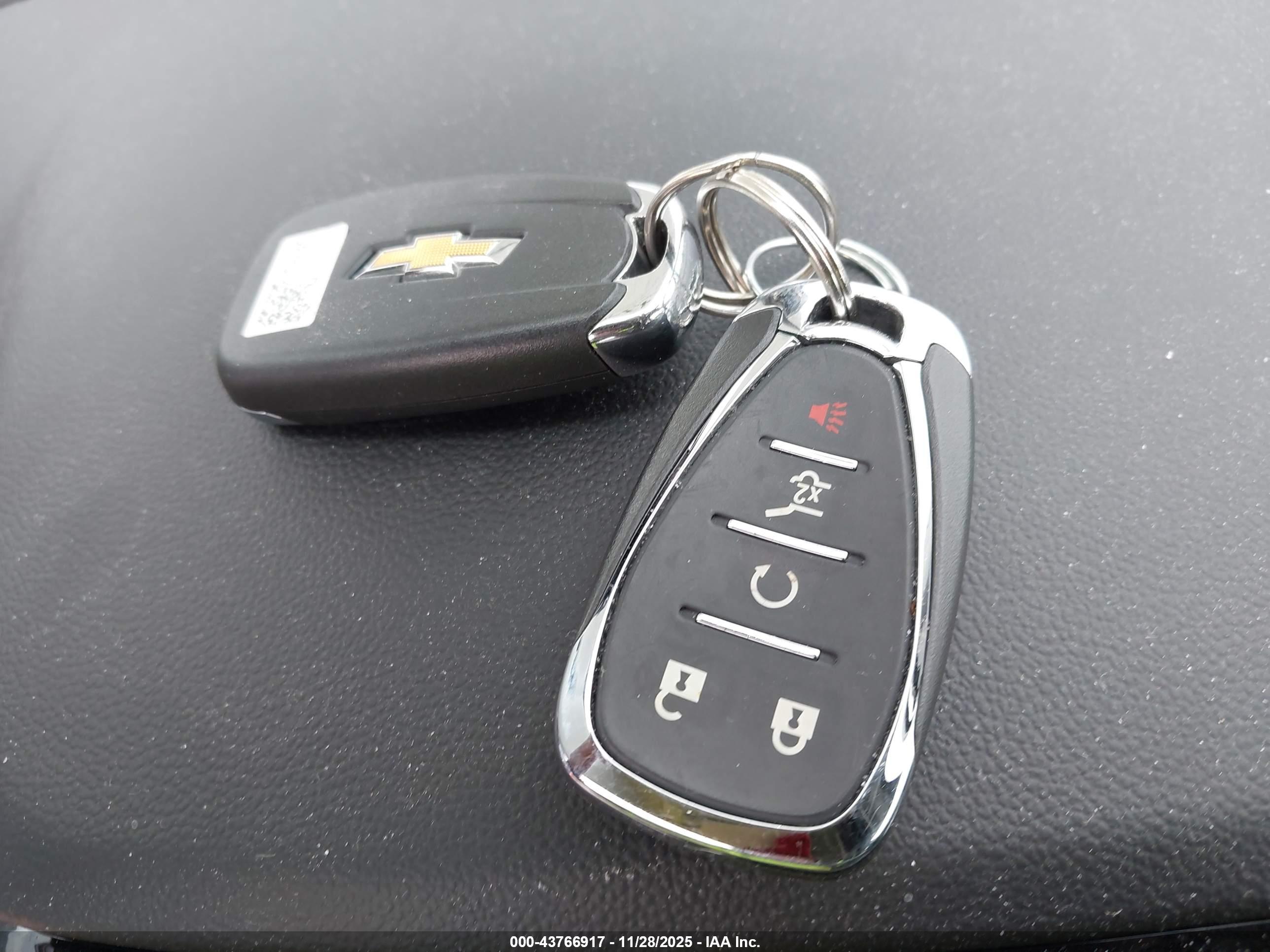 CHEVROLET TRAVERSE image 11