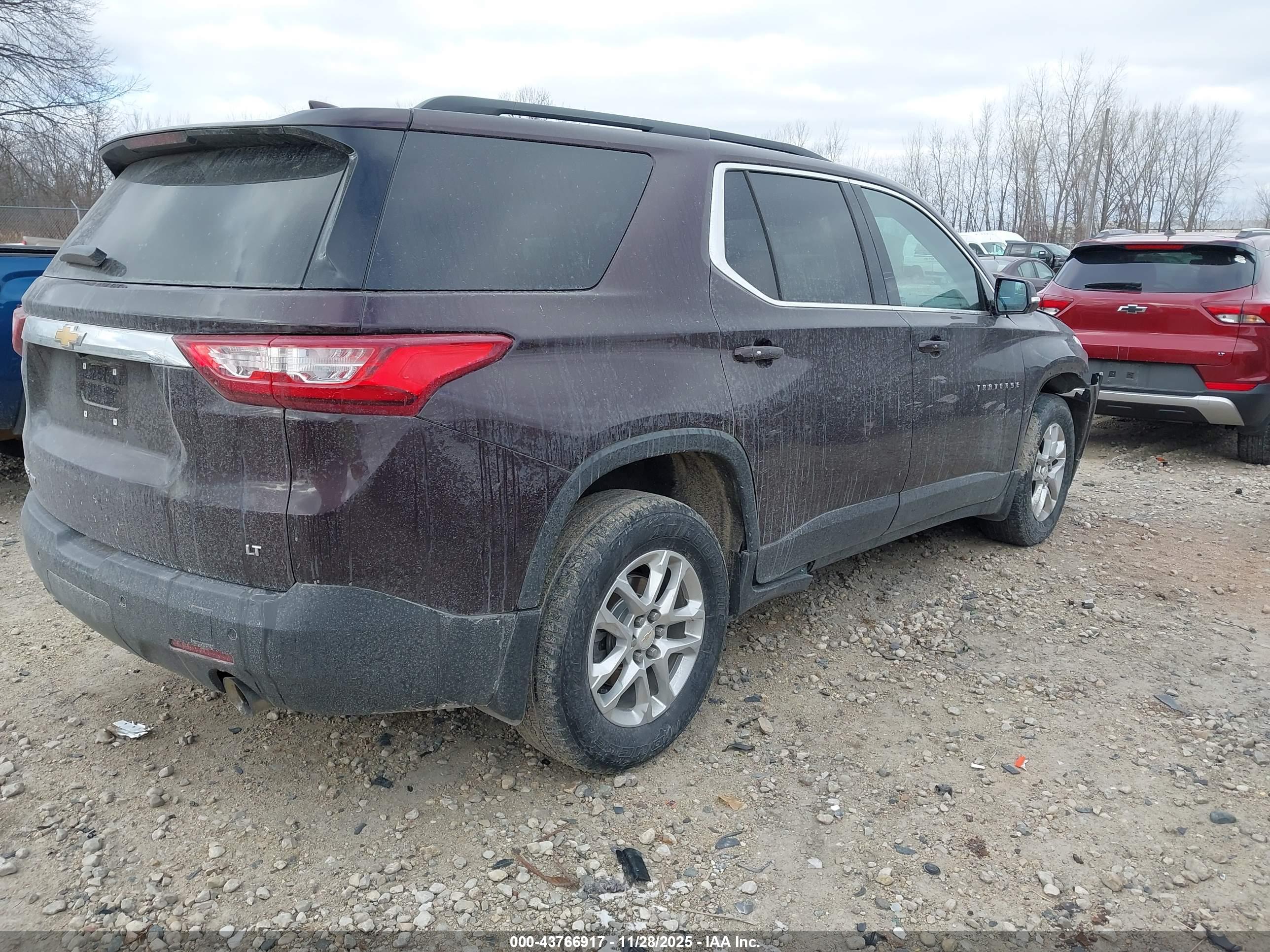 CHEVROLET TRAVERSE image 4