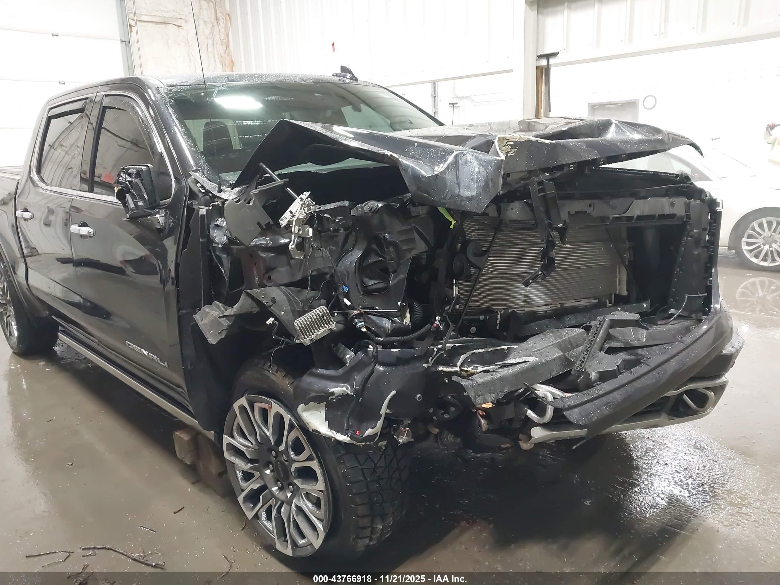 GMC SIERRA image 6