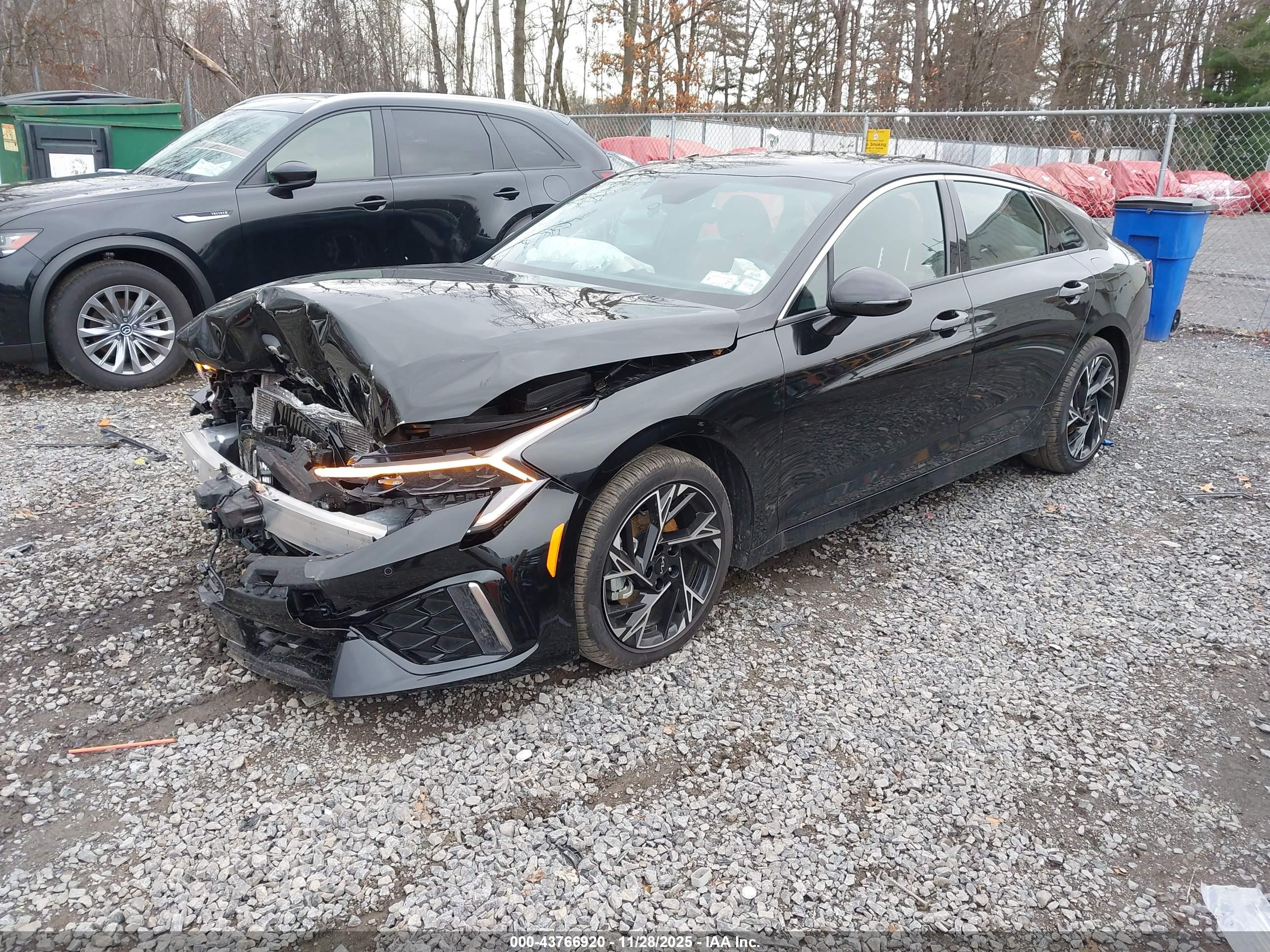 KIA K5 image 2