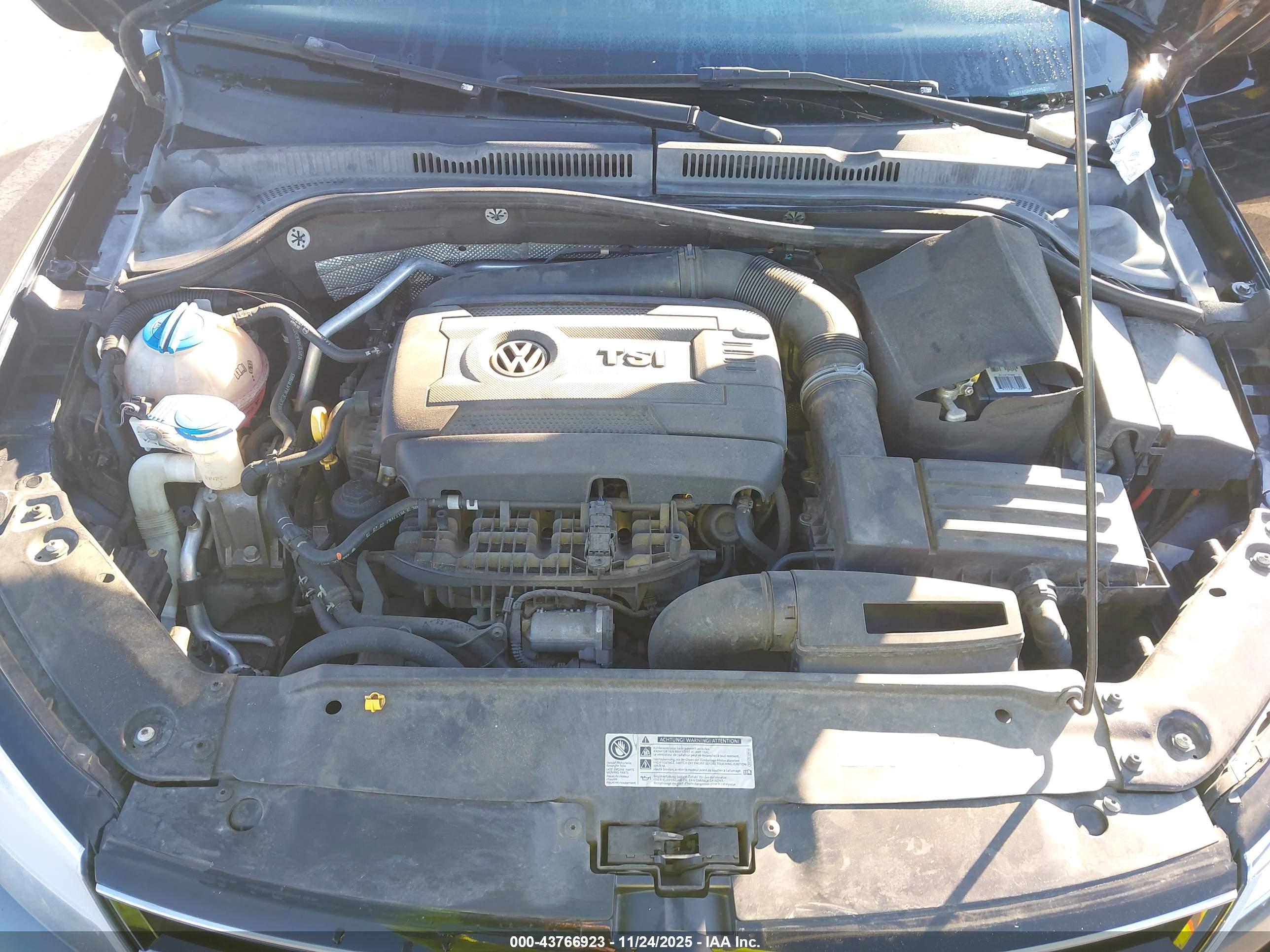 VOLKSWAGEN JETTA image 10