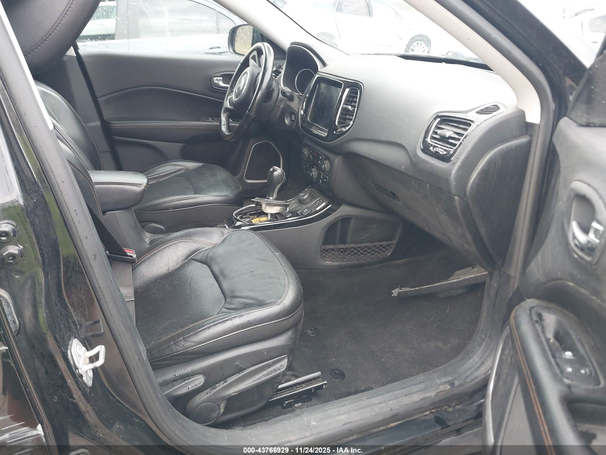 JEEP COMPASS image 5