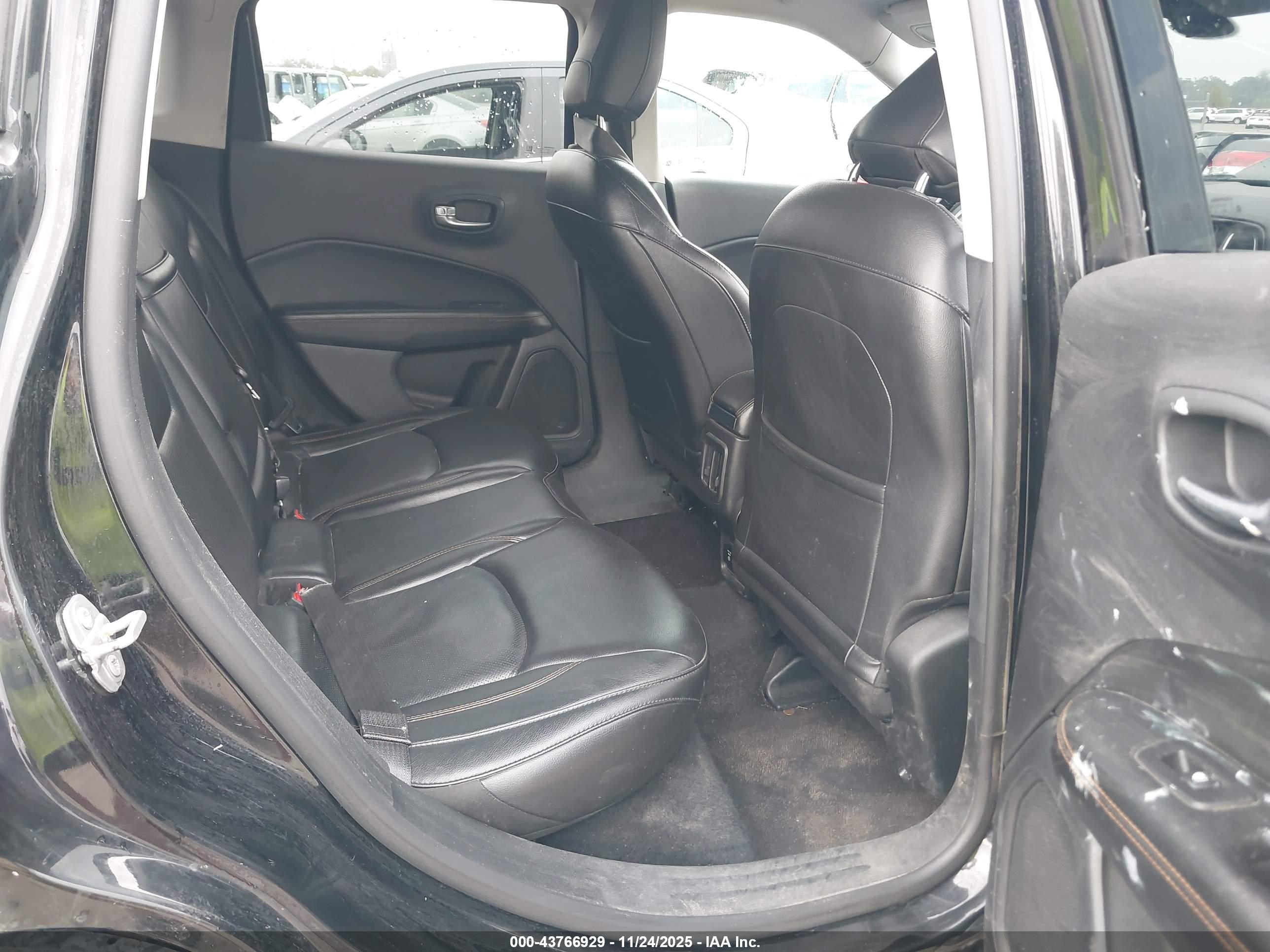 JEEP COMPASS image 8