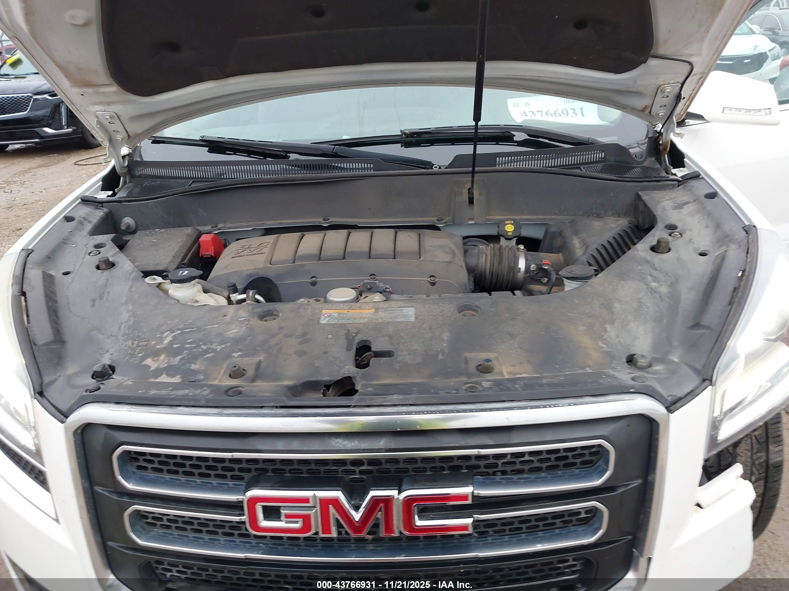 GMC ACADIA image 10