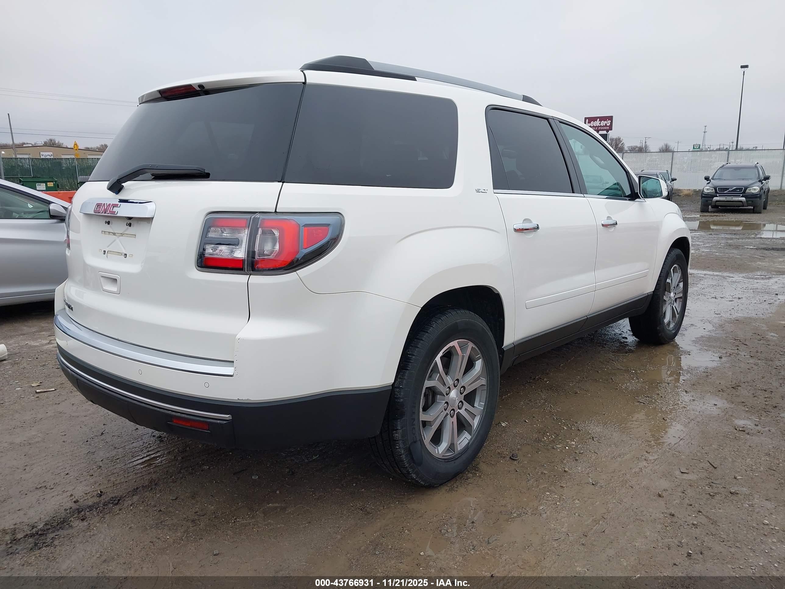 GMC ACADIA image 4
