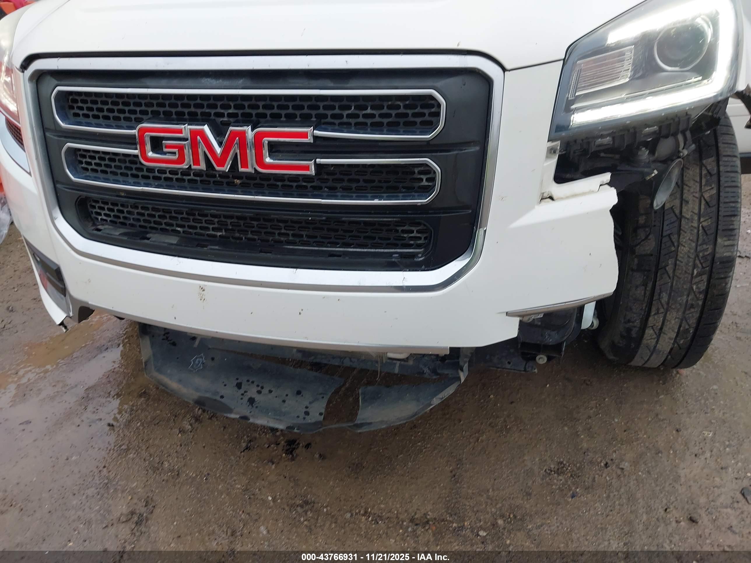 GMC ACADIA image 6