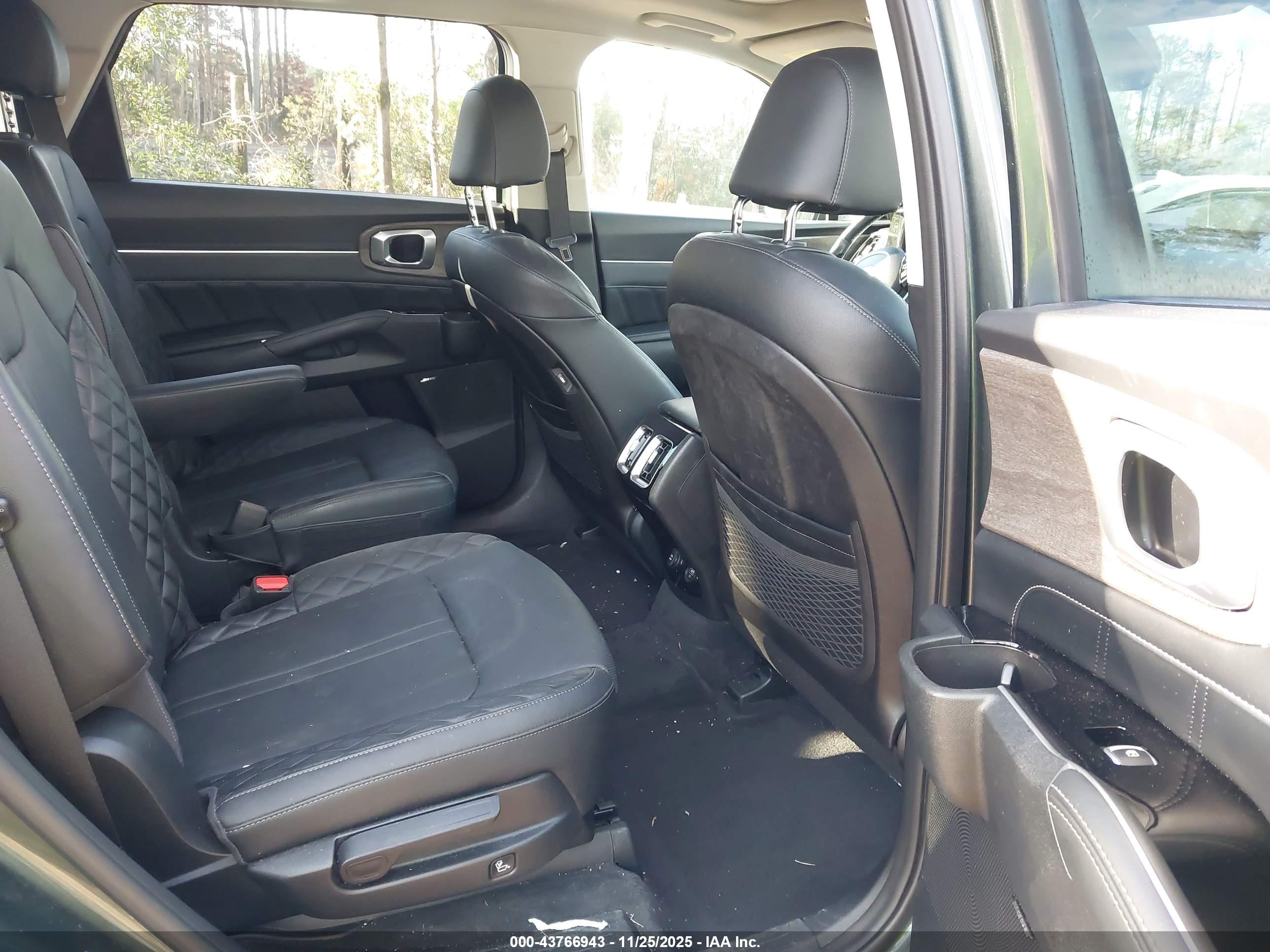KIA SORENTO image 8