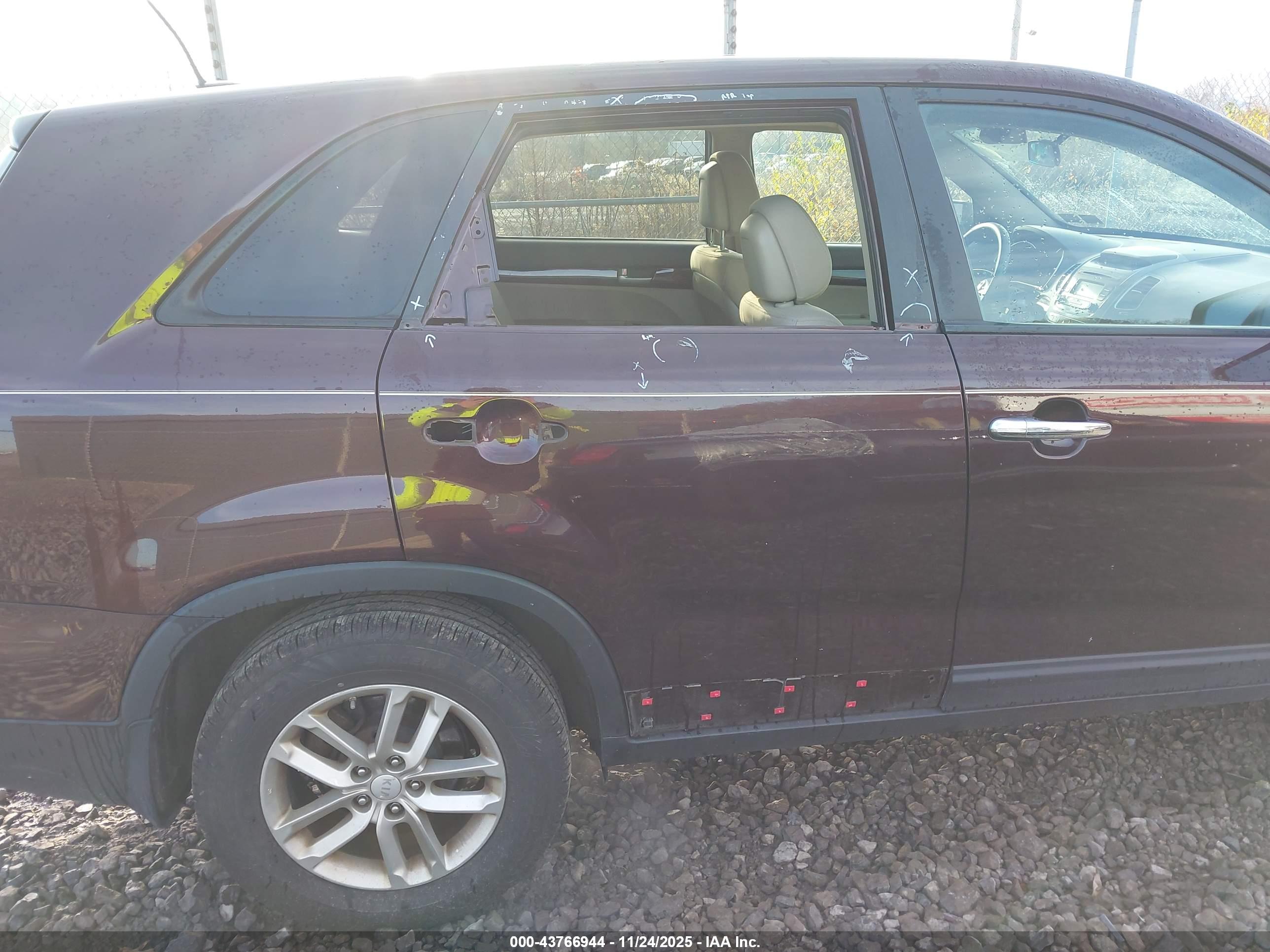 KIA SORENTO image 6