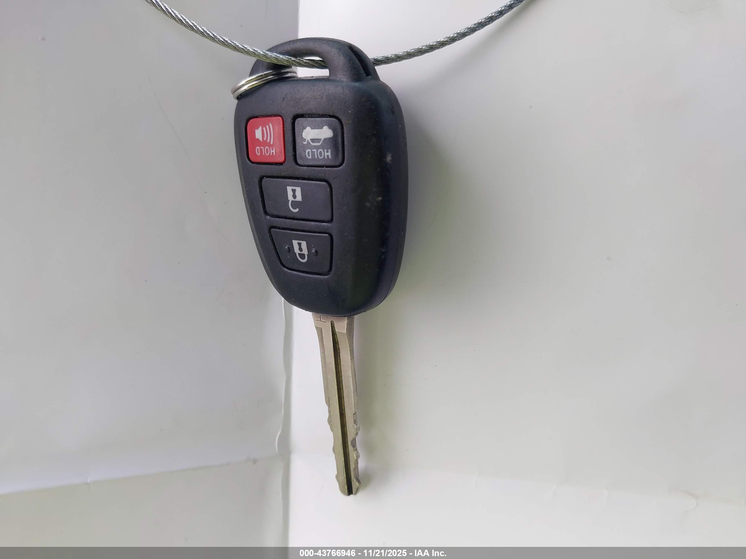 TOYOTA CAMRY image 11