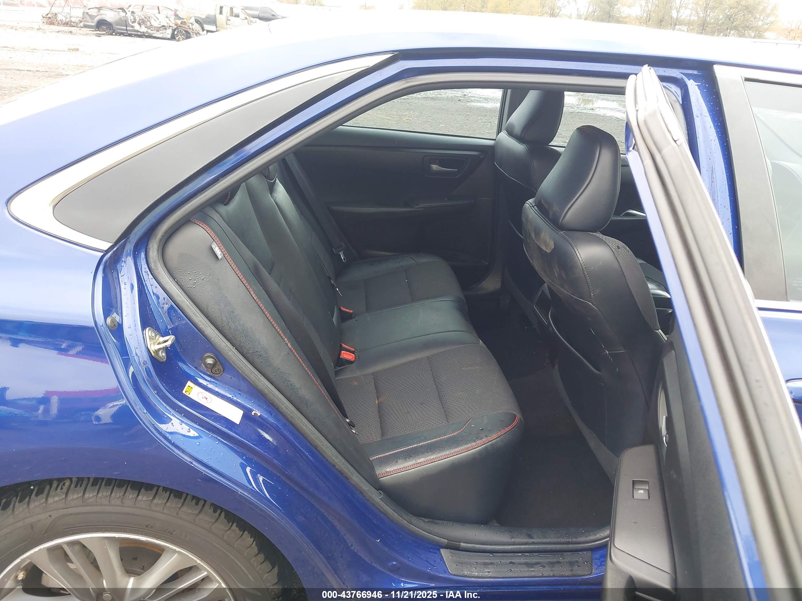 TOYOTA CAMRY image 8