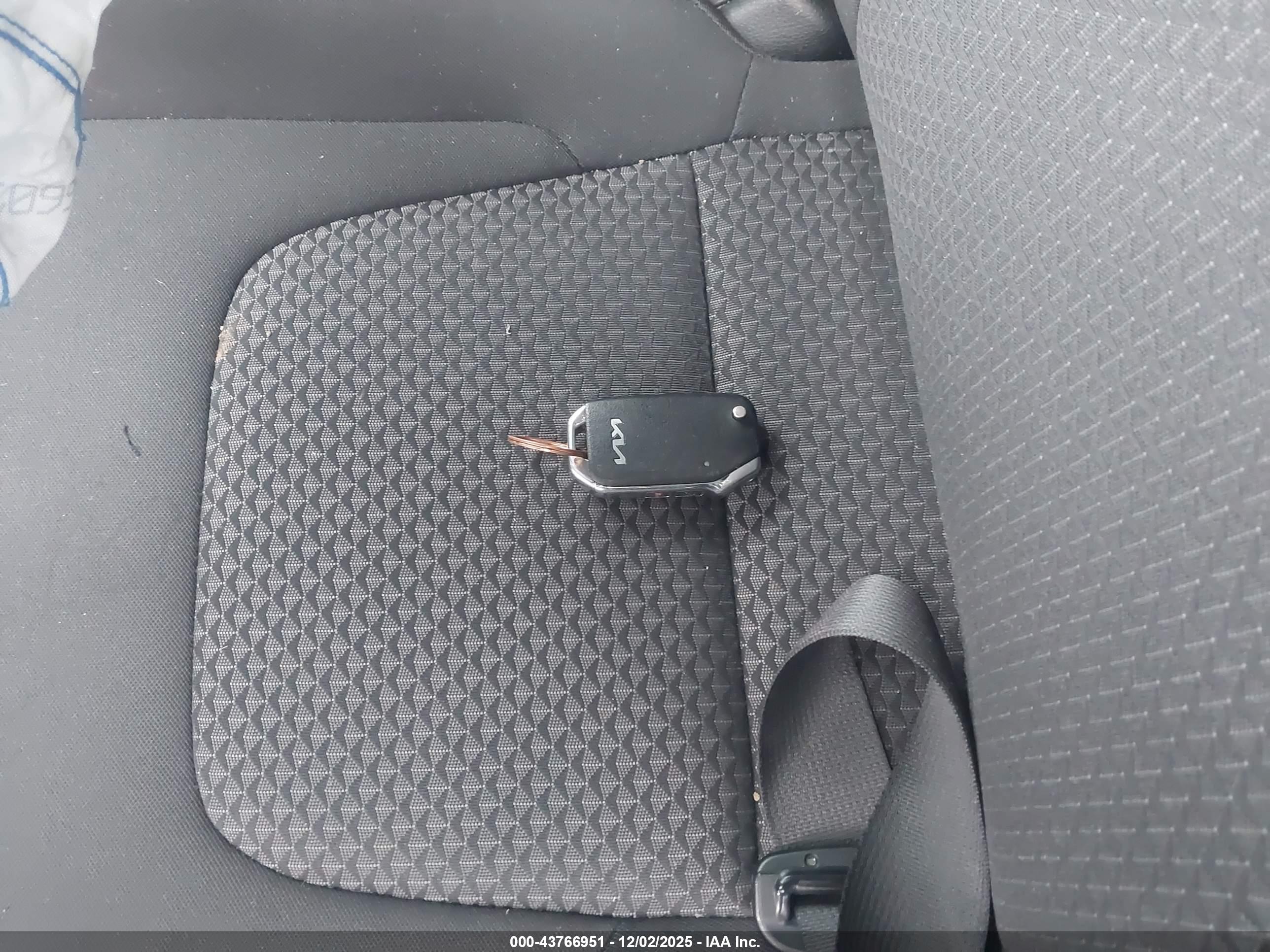 KIA SPORTAGE image 11