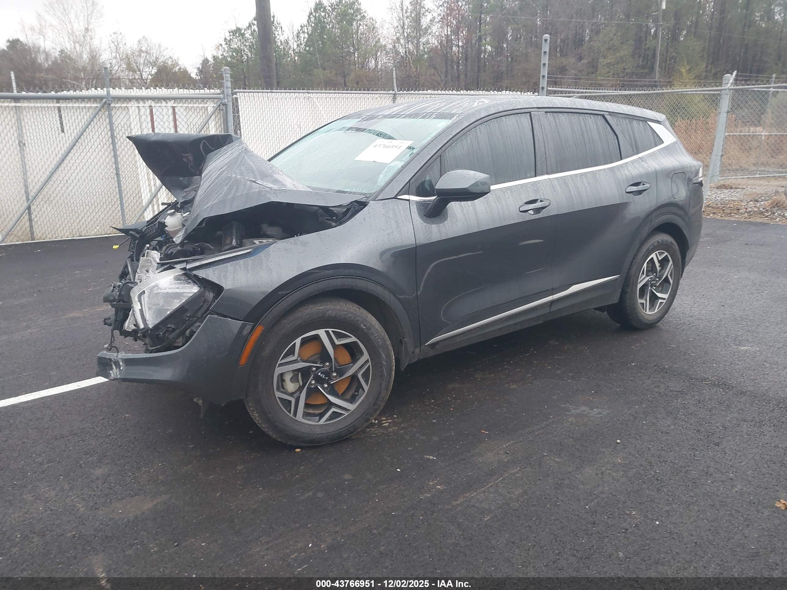 KIA SPORTAGE image 2