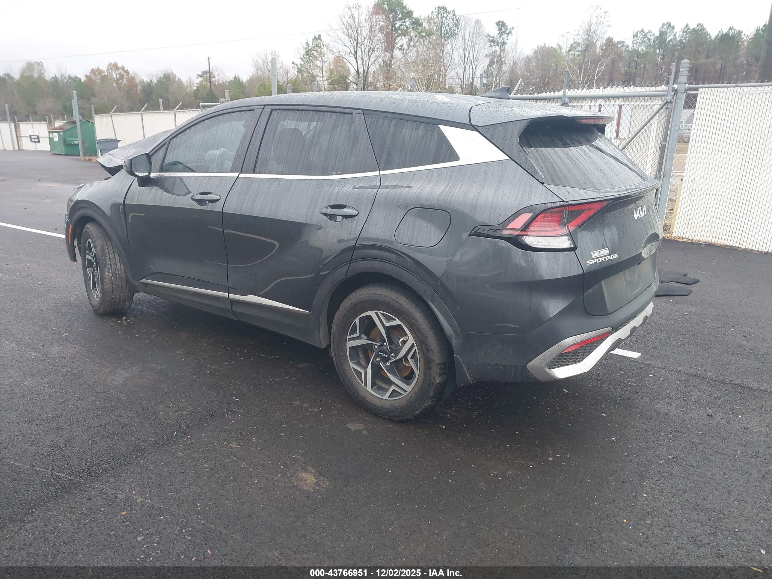 KIA SPORTAGE image 3