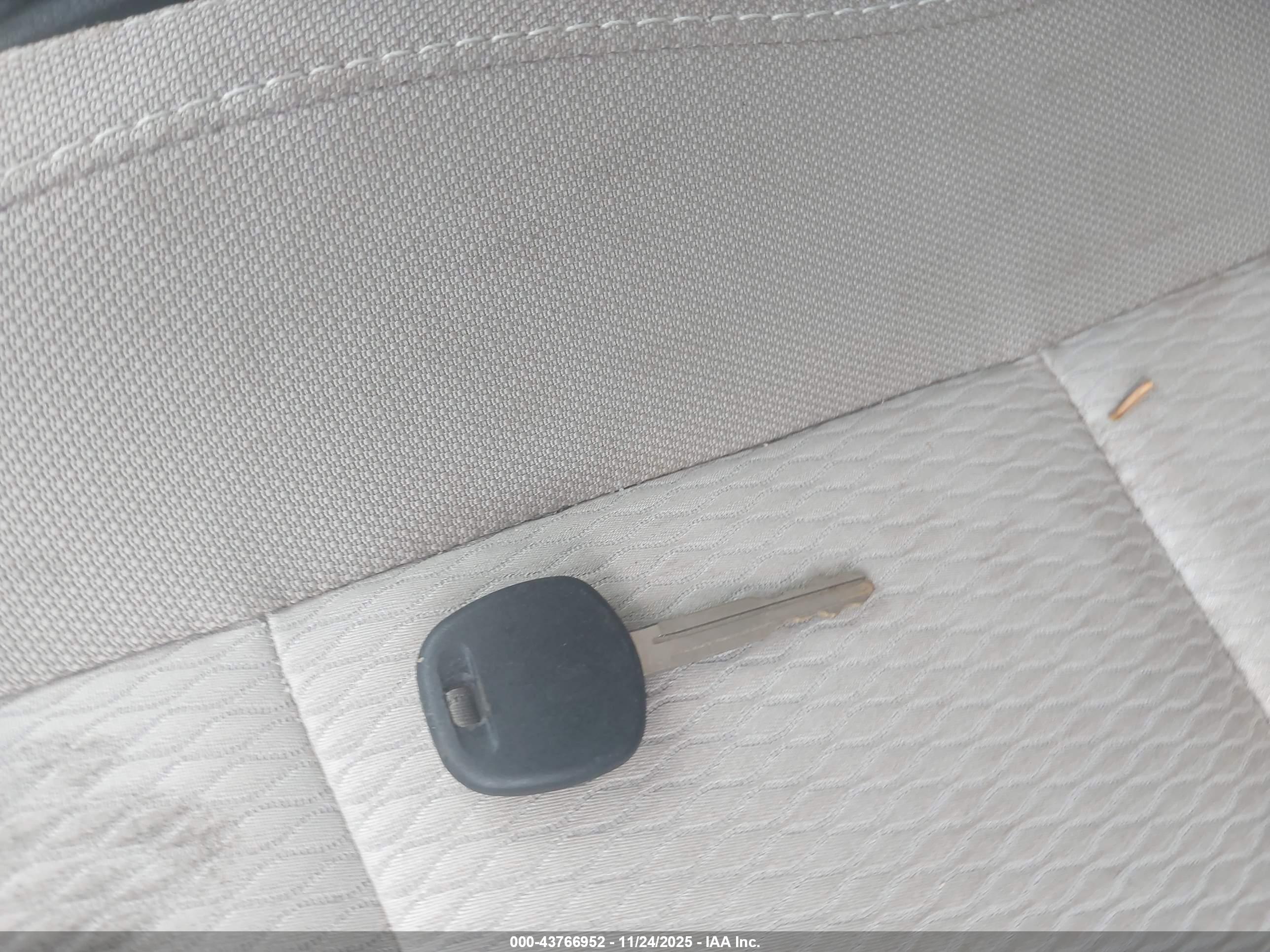 TOYOTA COROLLA image 11
