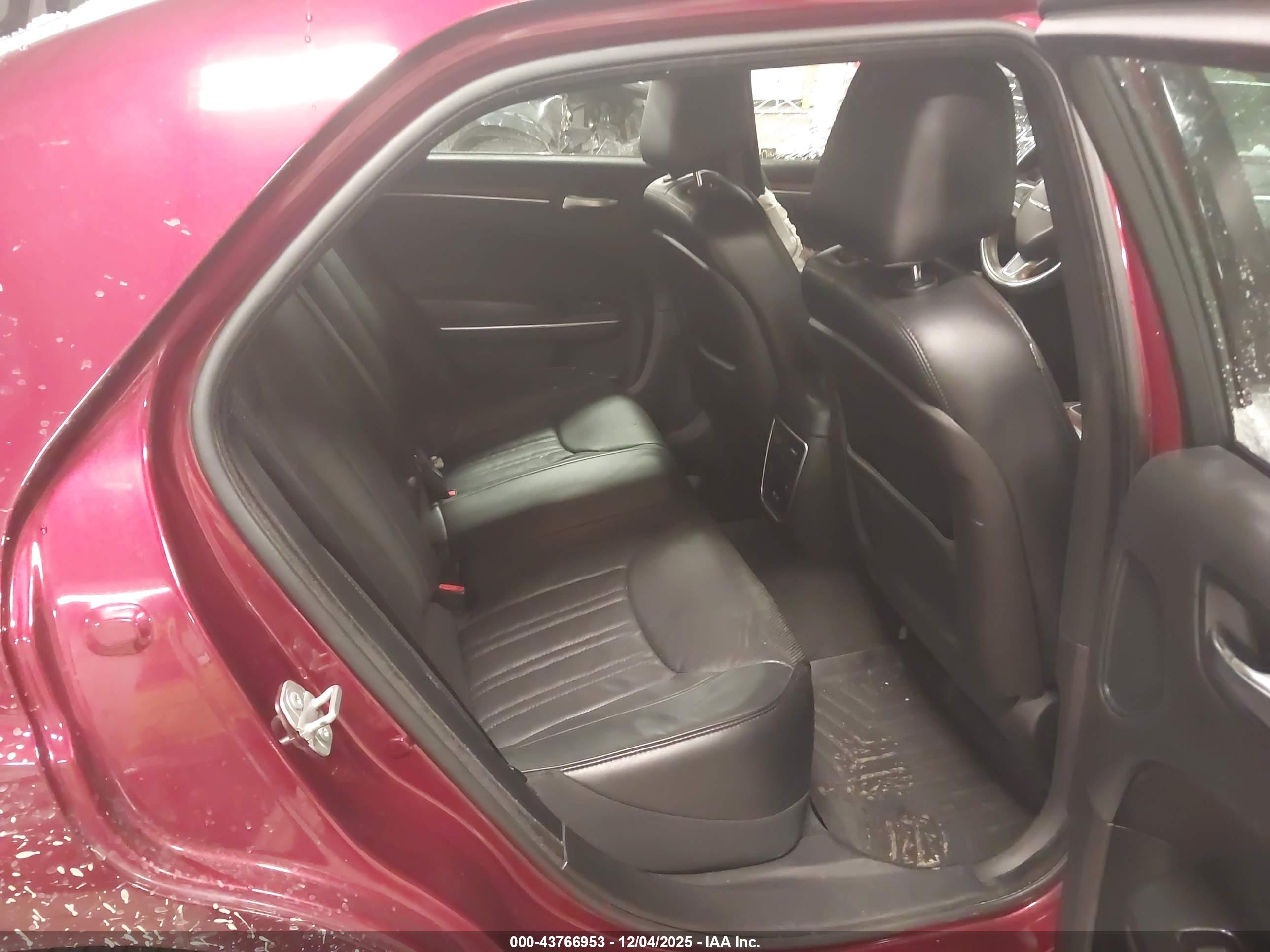 CHRYSLER 300C image 8