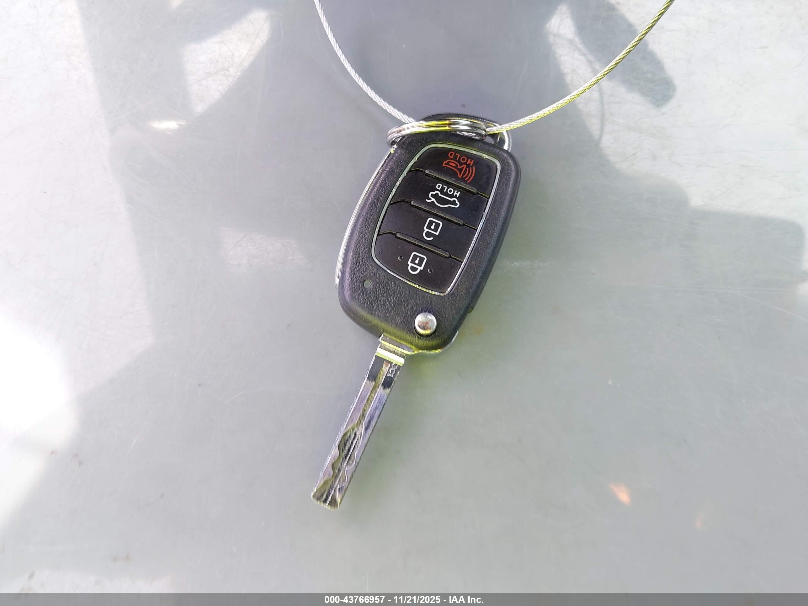 HYUNDAI SONATA image 11