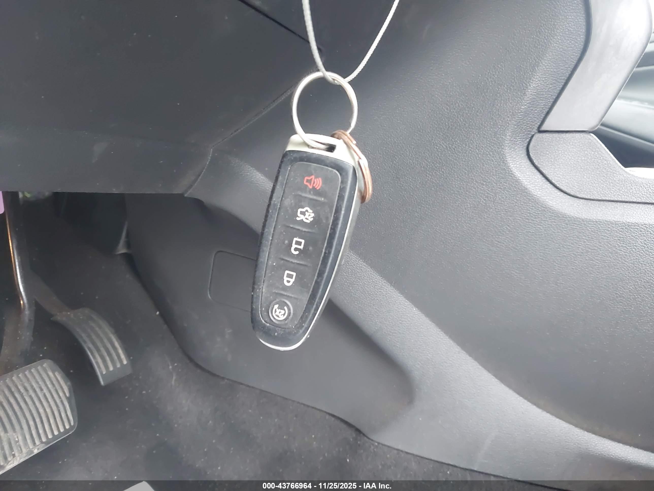 FORD ESCAPE image 11
