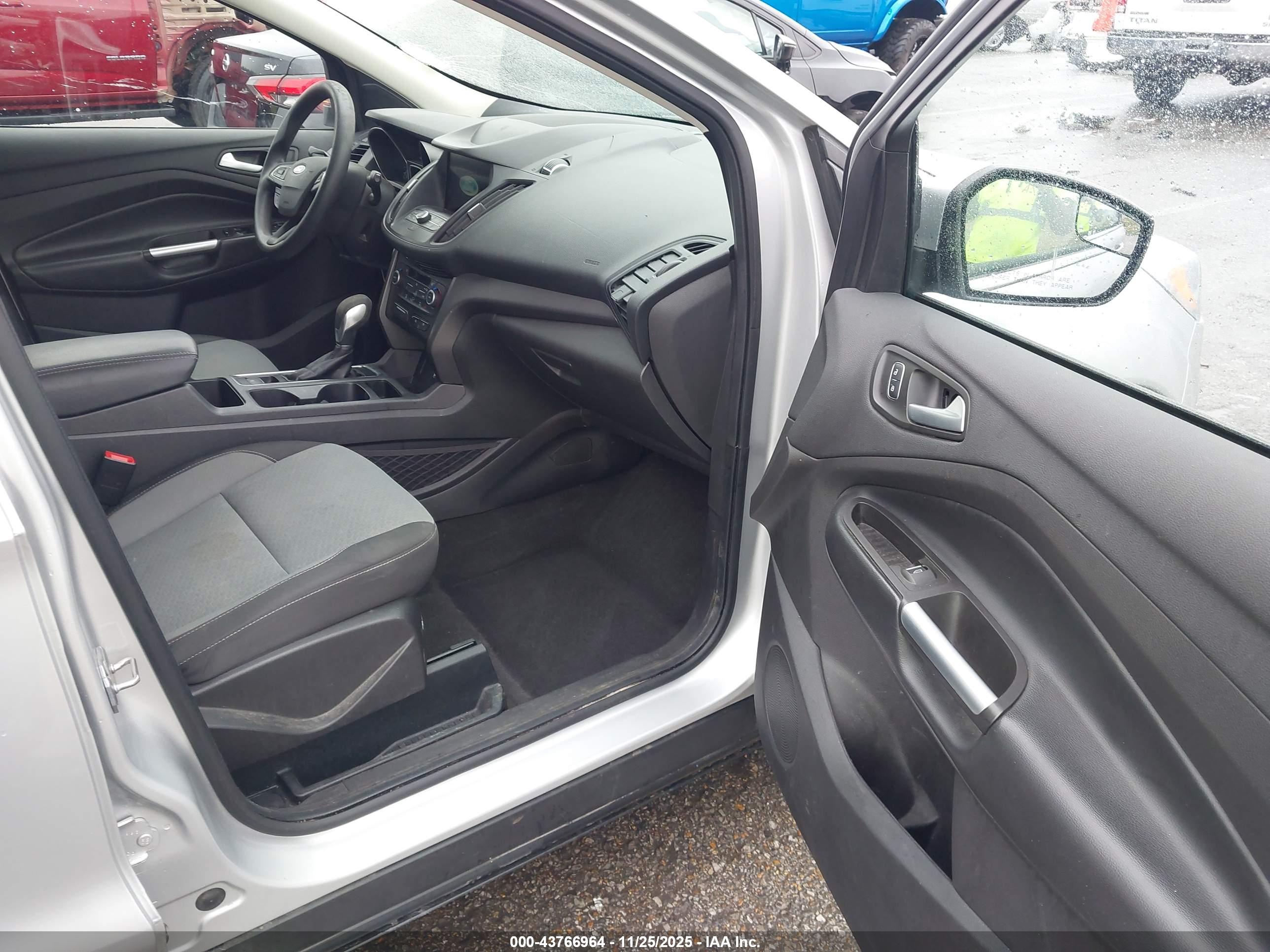 FORD ESCAPE image 5