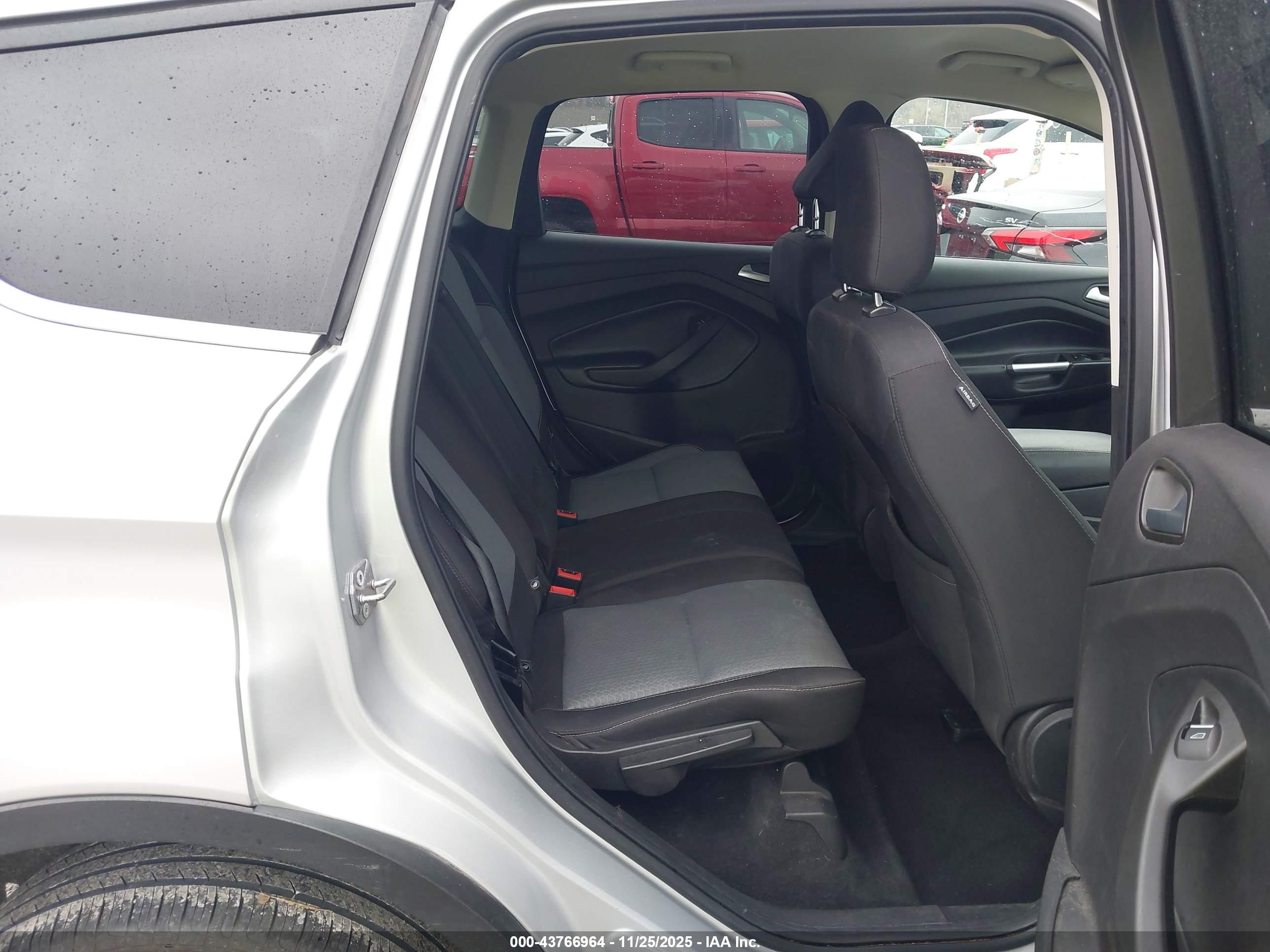 FORD ESCAPE image 8