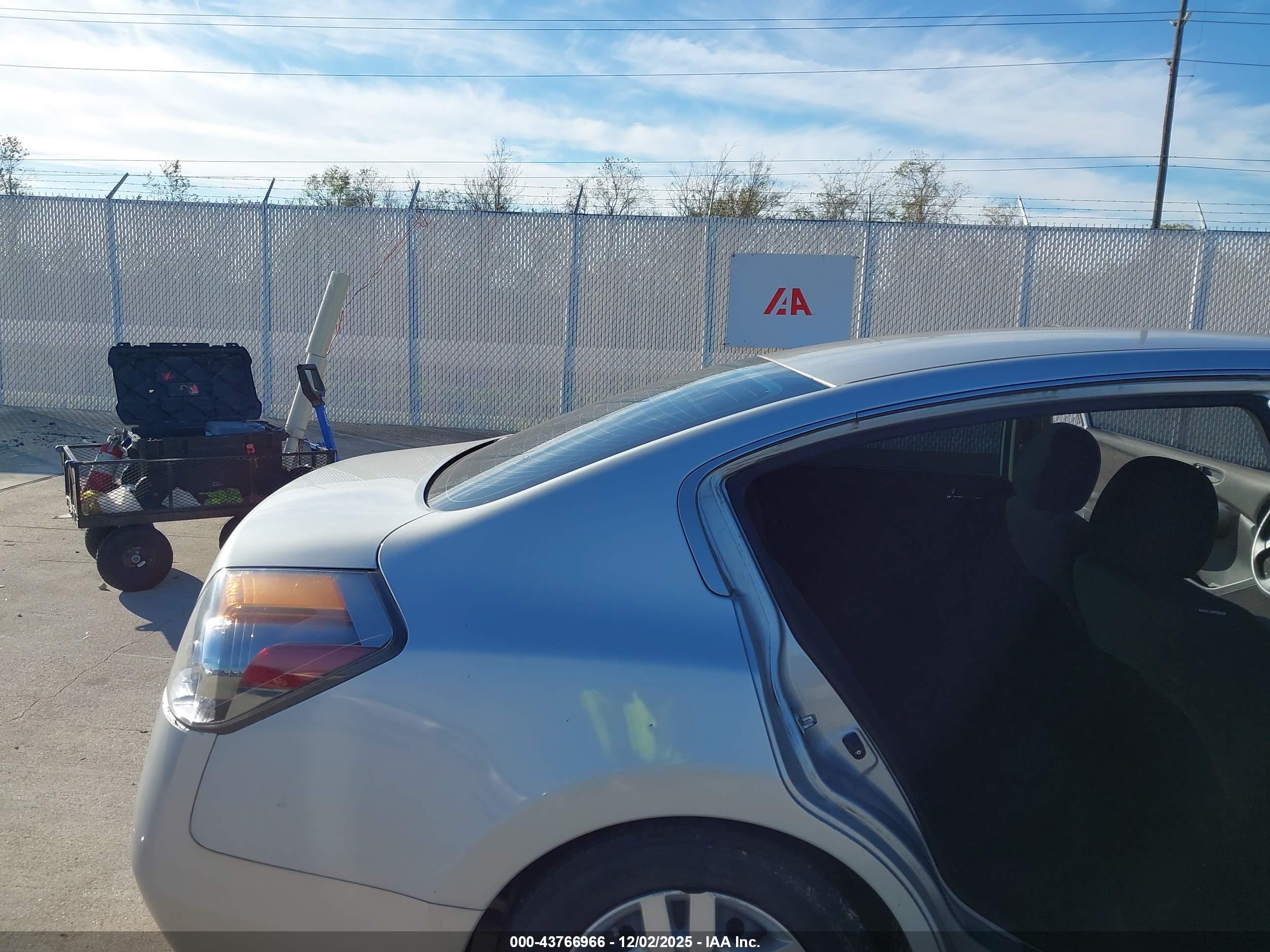 NISSAN ALTIMA image 8