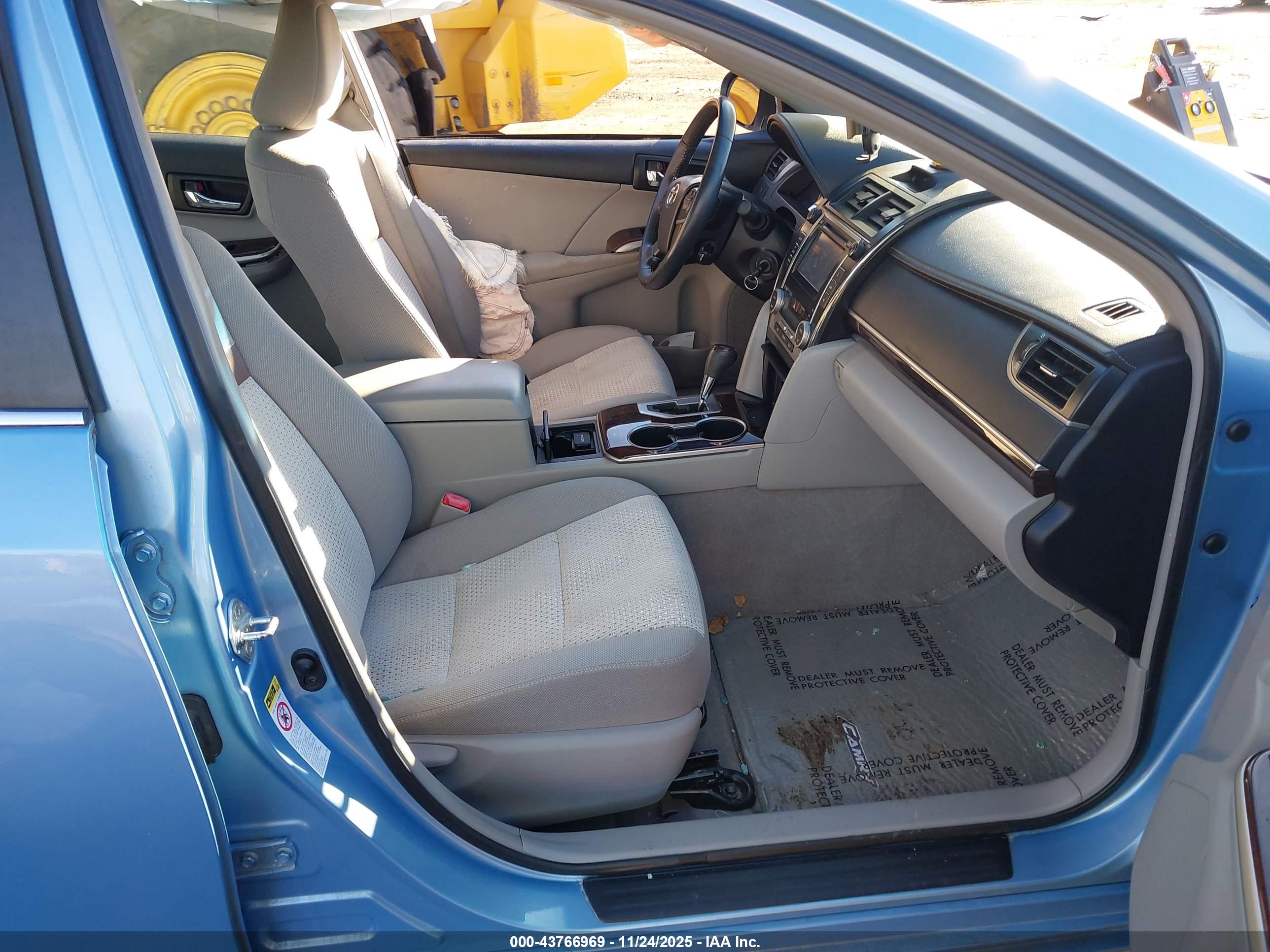 TOYOTA CAMRY image 5