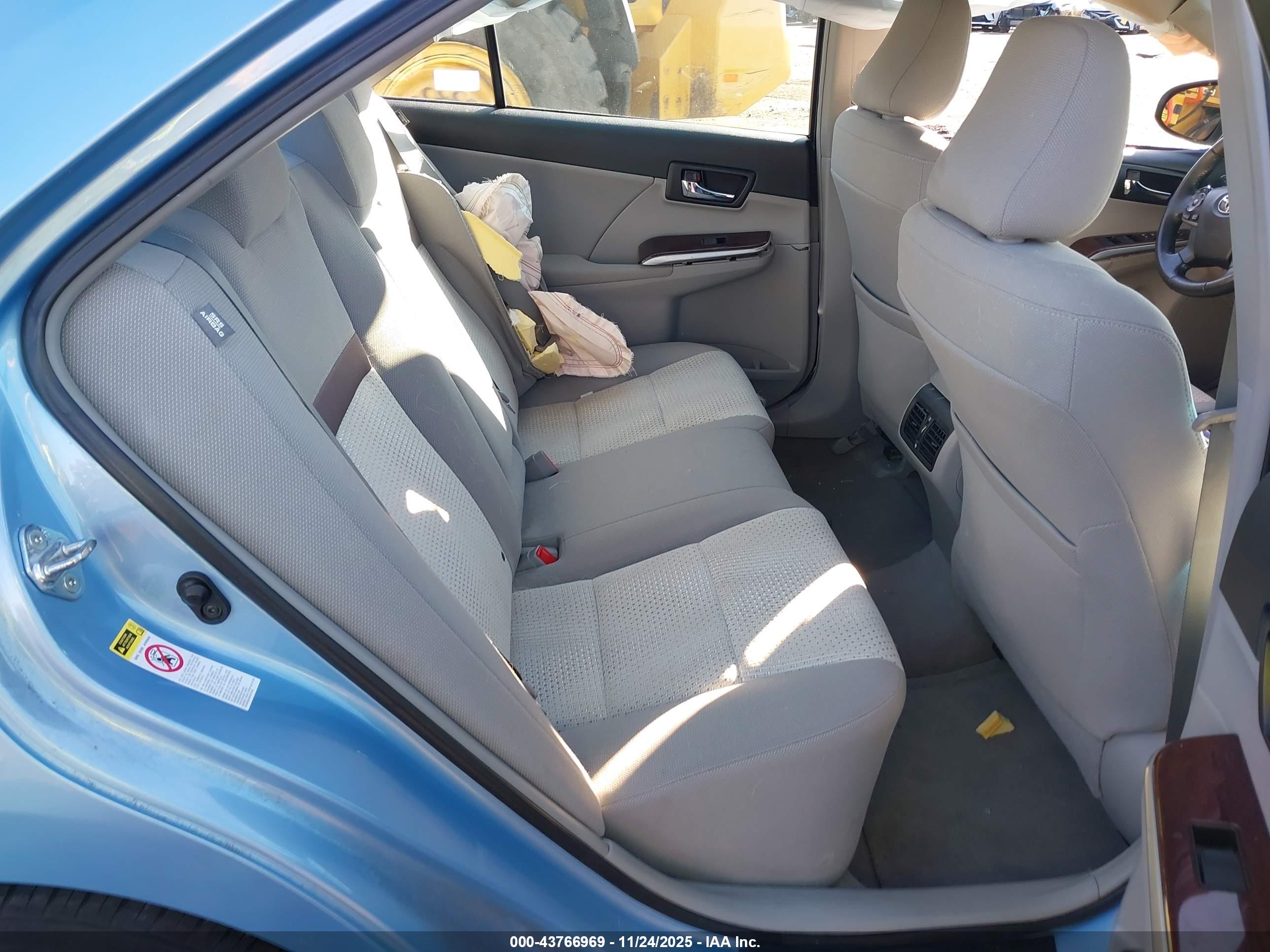 TOYOTA CAMRY image 8