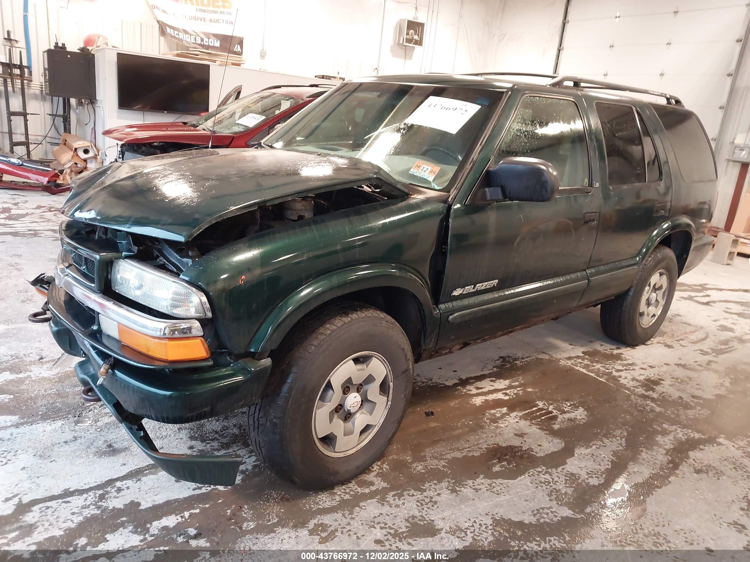 CHEVROLET BLAZER image 2