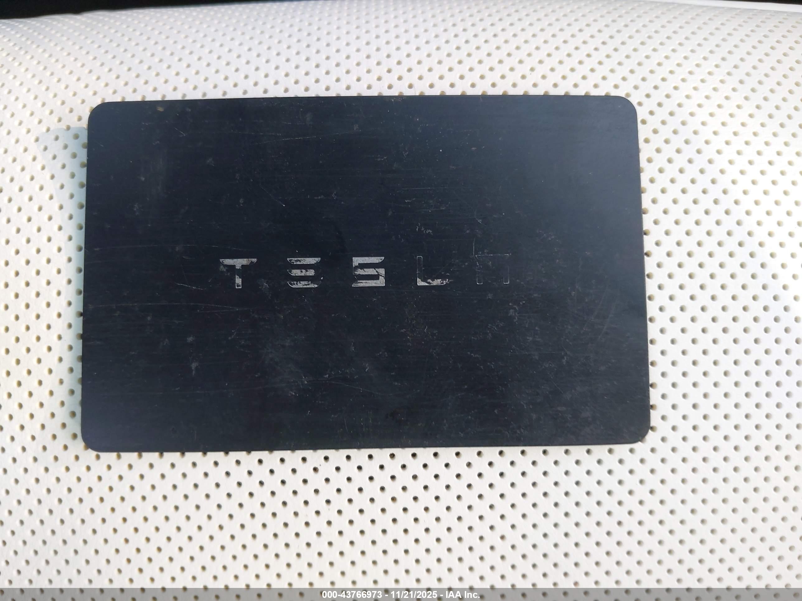 TESLA MODEL image 11
