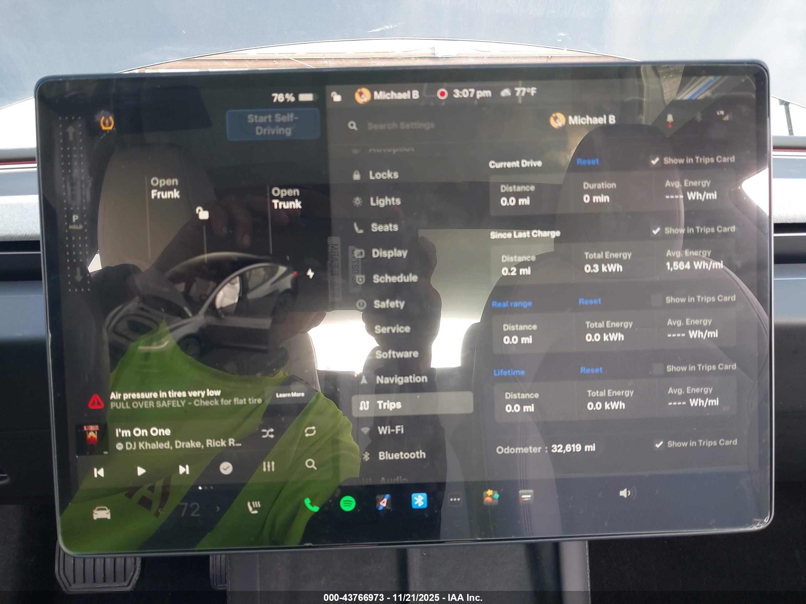 TESLA MODEL image 7