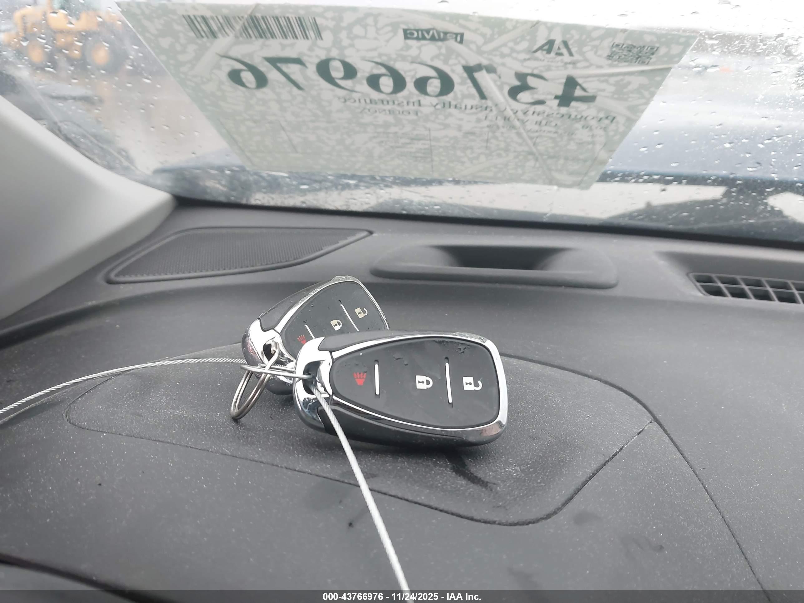 CHEVROLET EQUINOX image 11