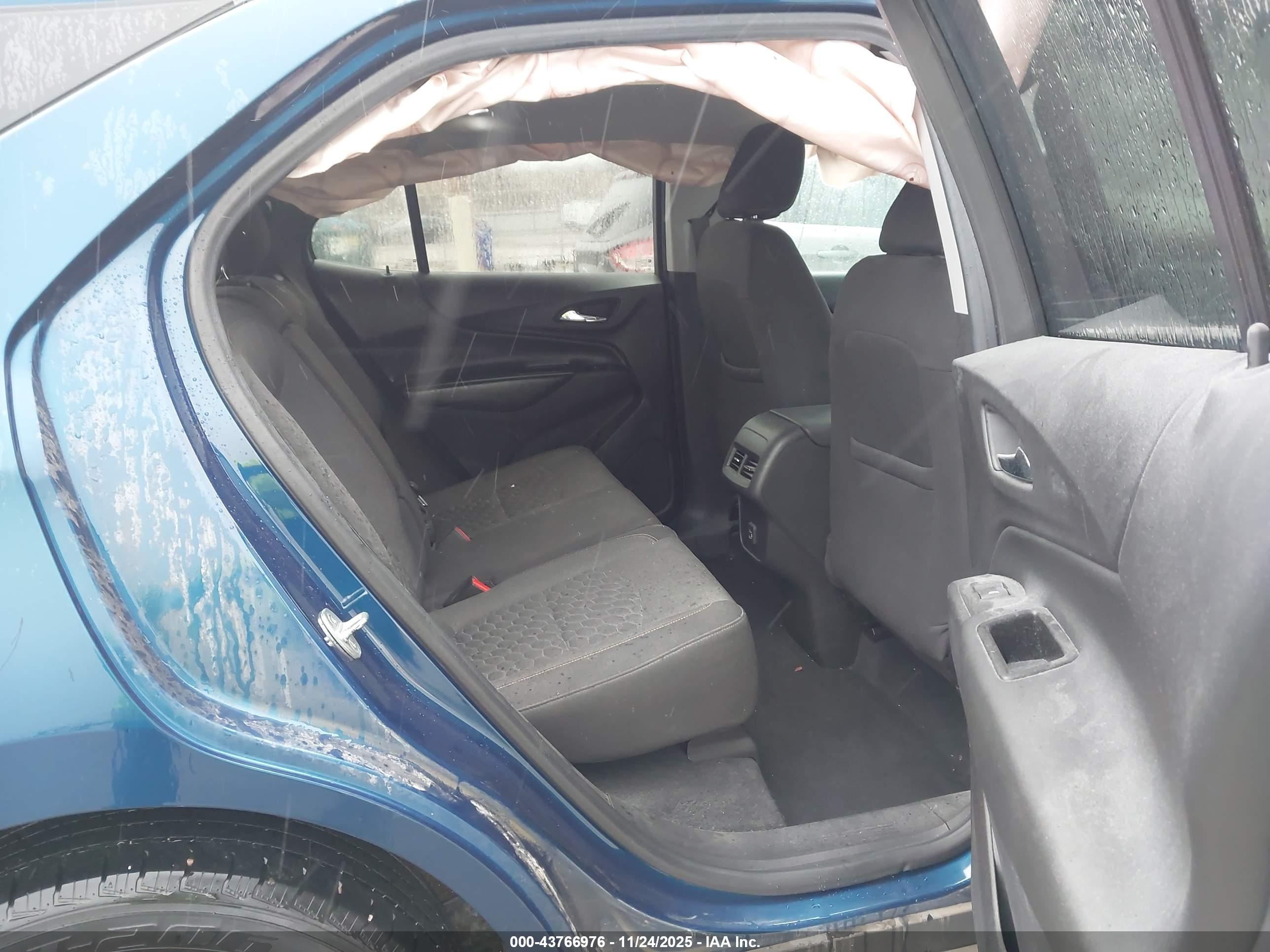 CHEVROLET EQUINOX image 8