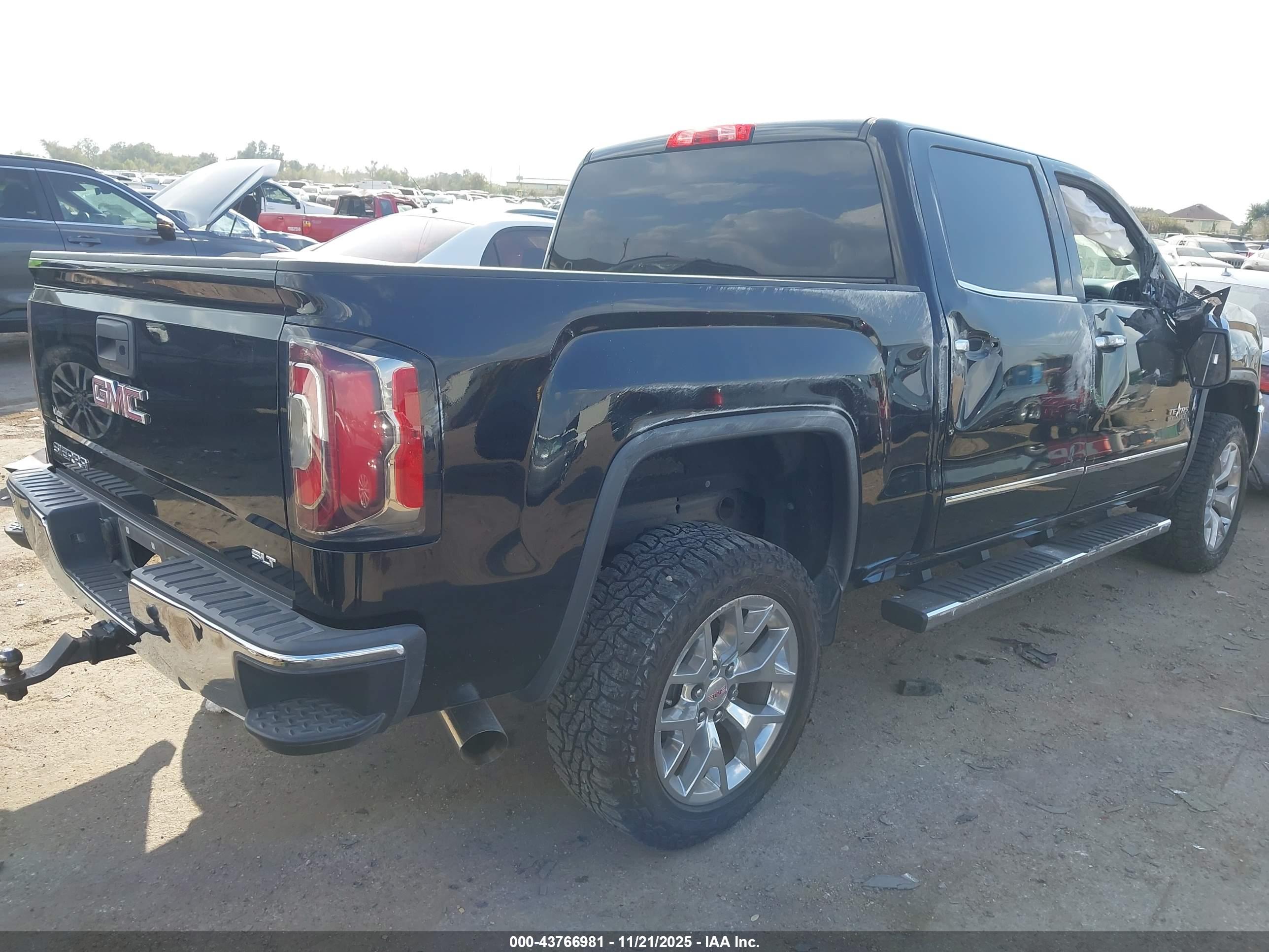 GMC SIERRA image 4