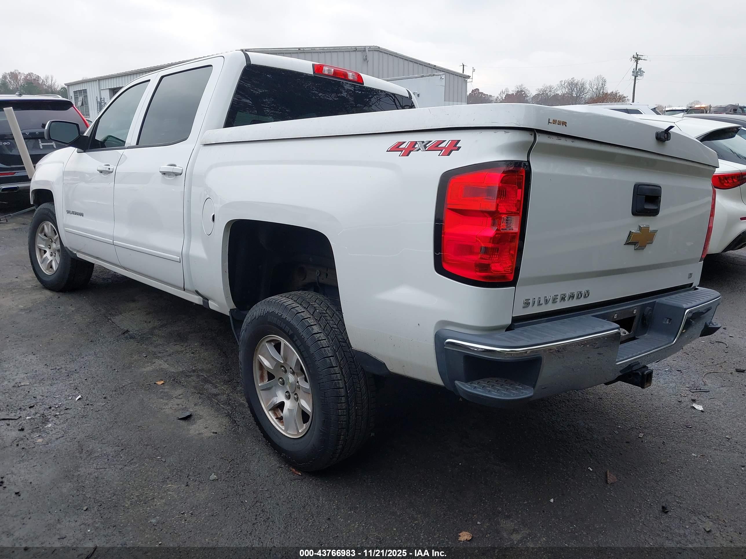 CHEVROLET SILVERADO image 3