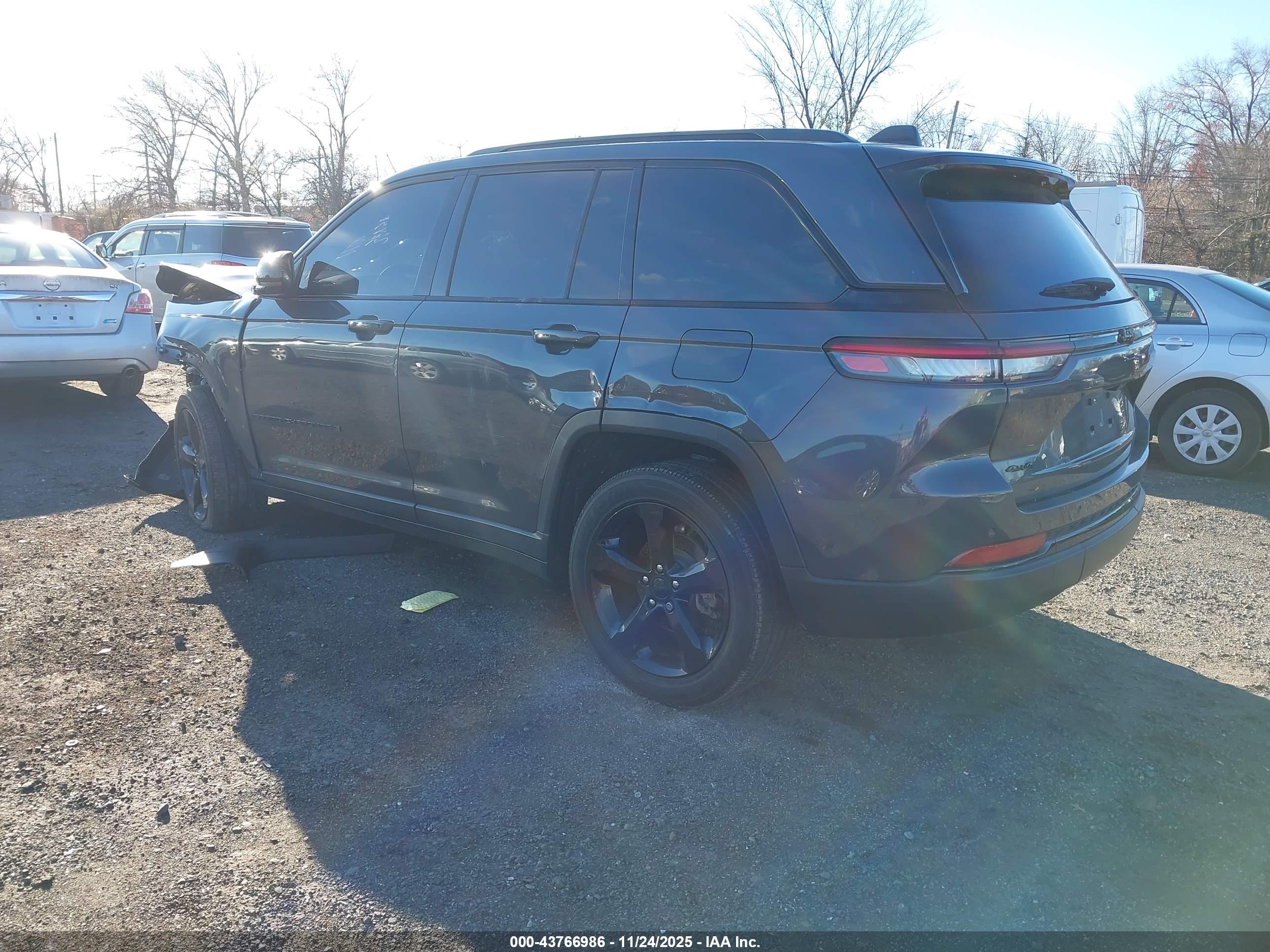 JEEP GRAND image 3
