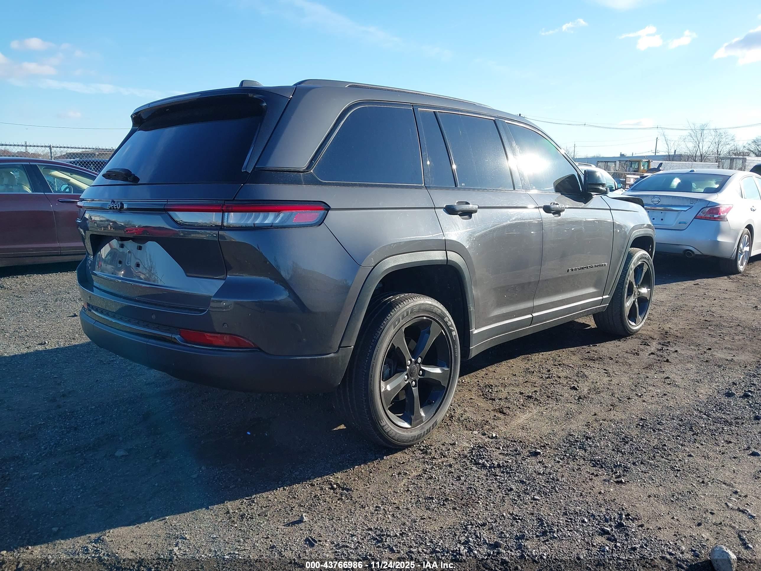JEEP GRAND image 4