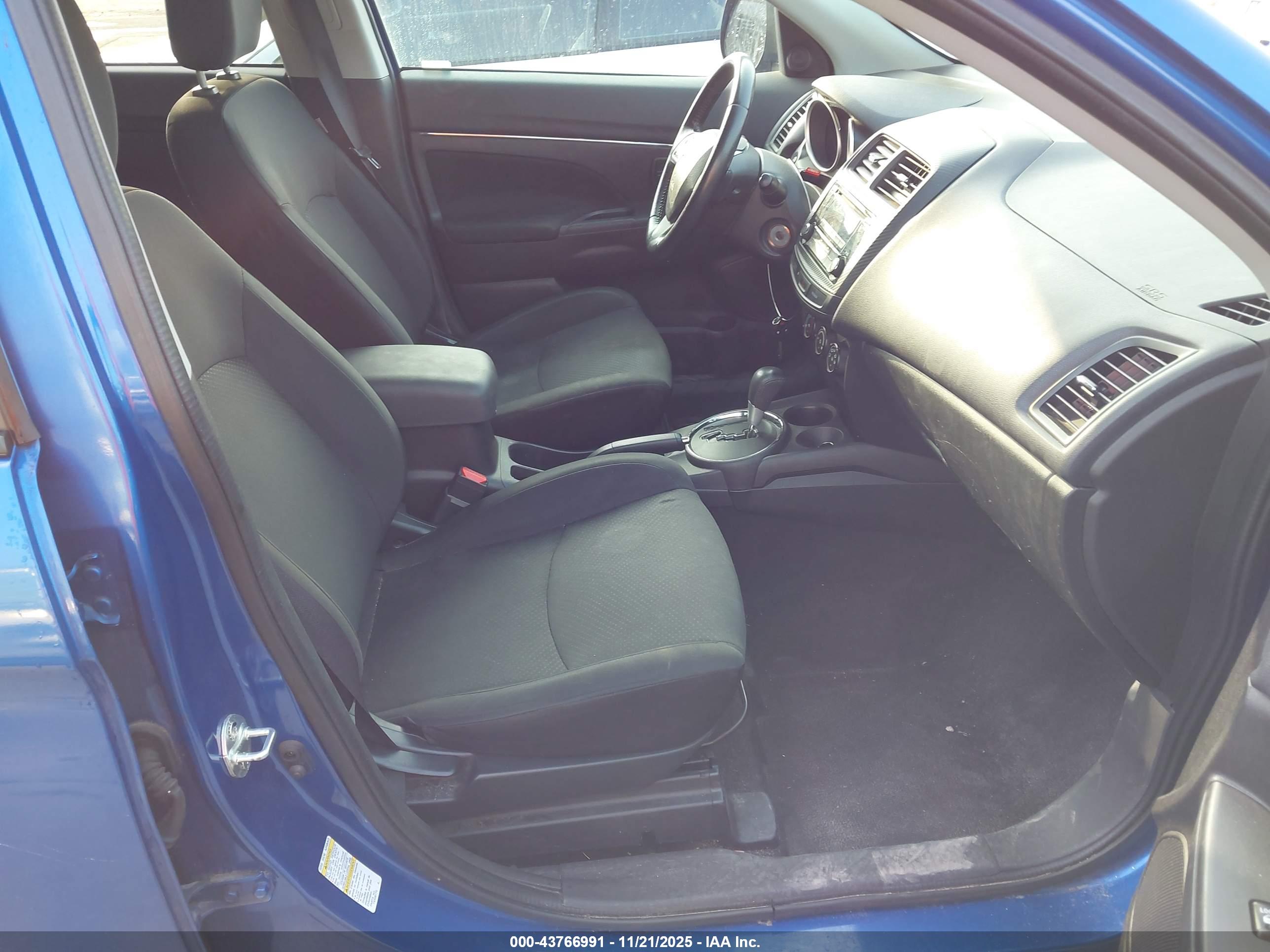 MITSUBISHI OUTLANDER image 5