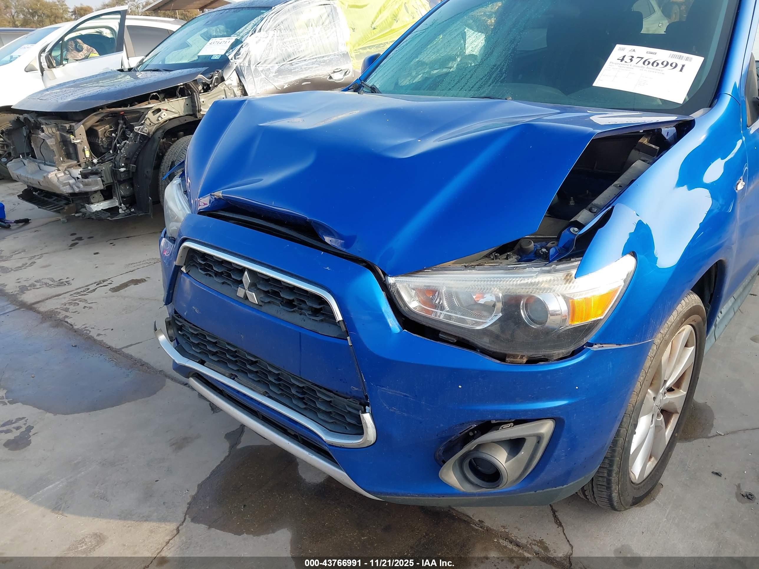 MITSUBISHI OUTLANDER image 6