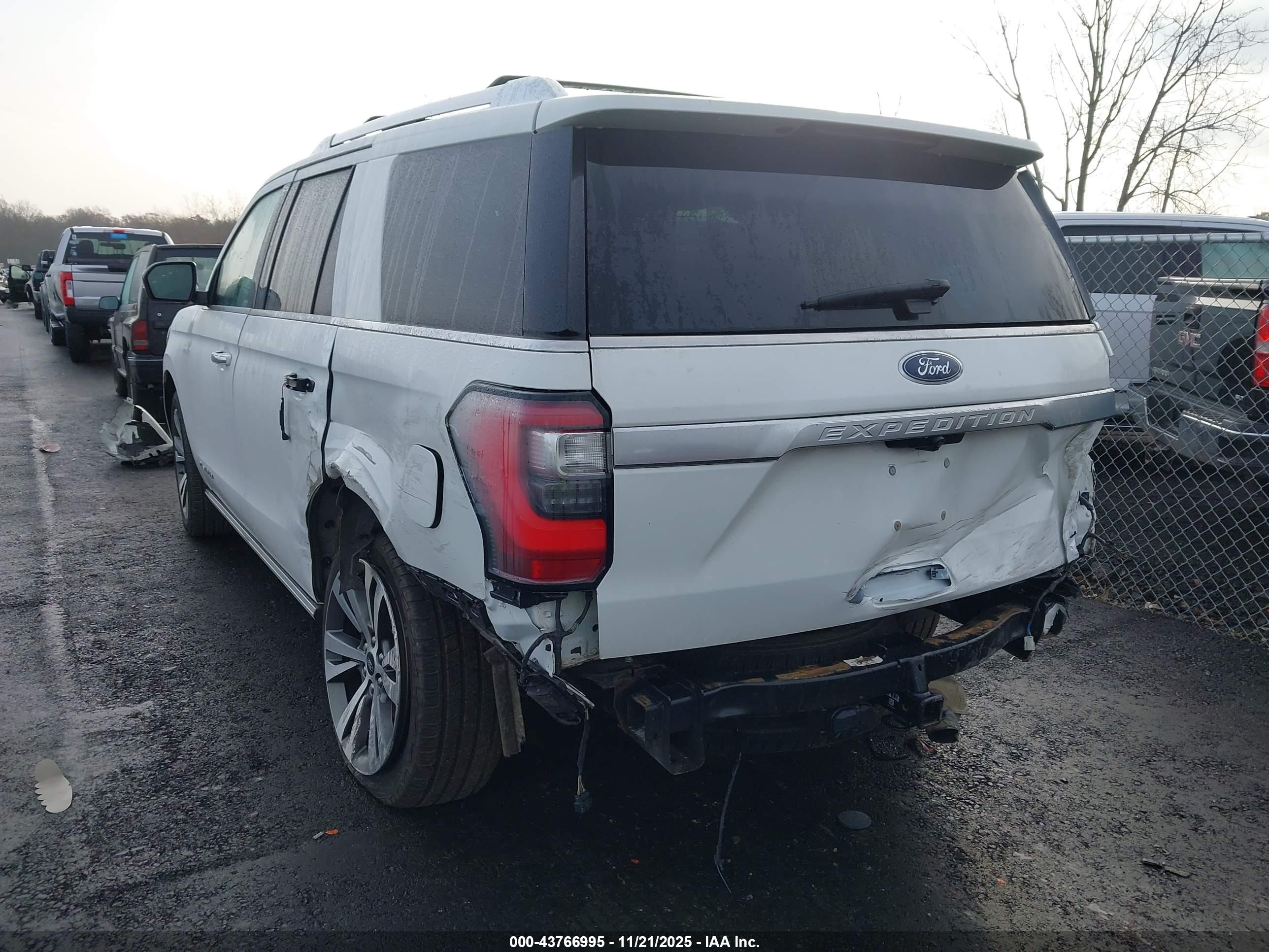 FORD EXPEDITION image 3